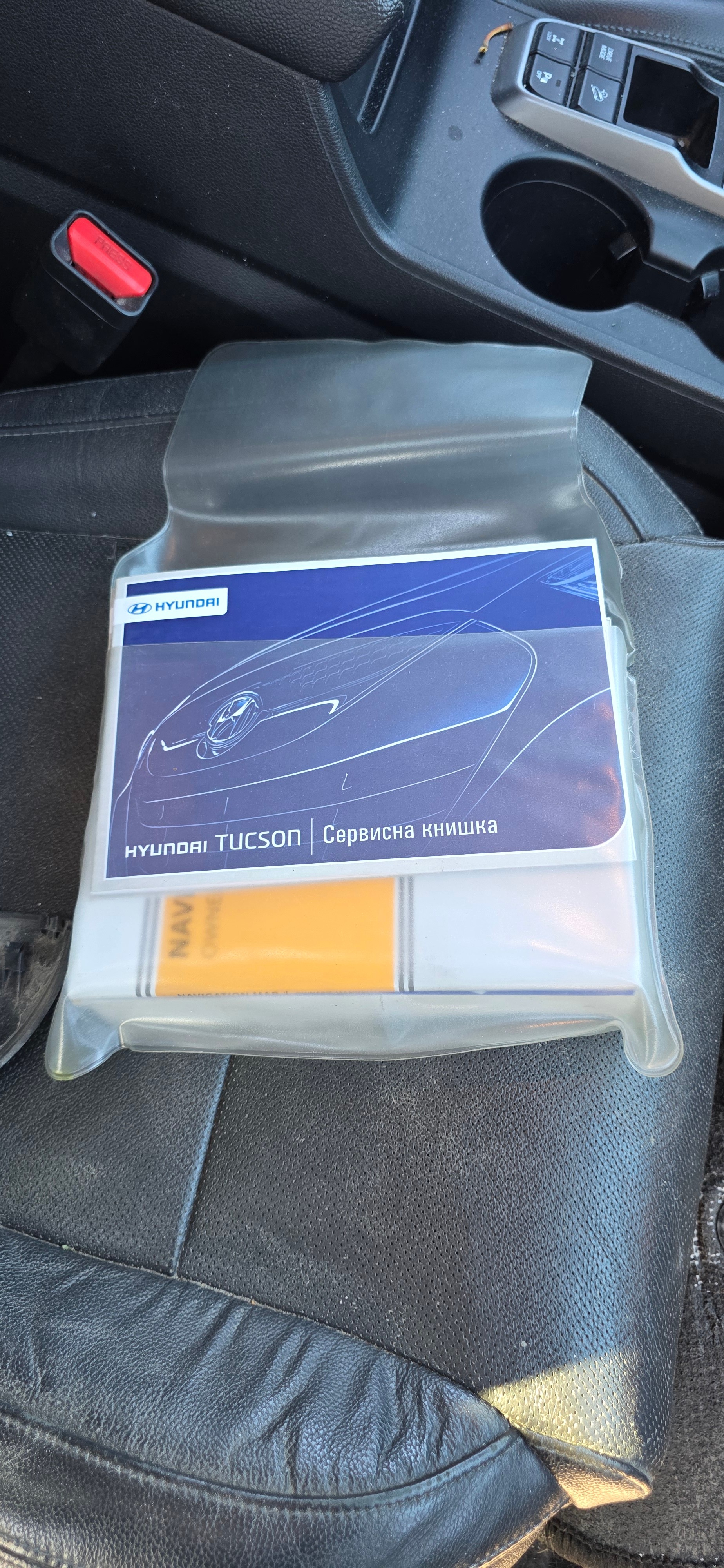 HYUNDAI Tucson 2.0 CRDI Plena 4WD Automatic-image-13