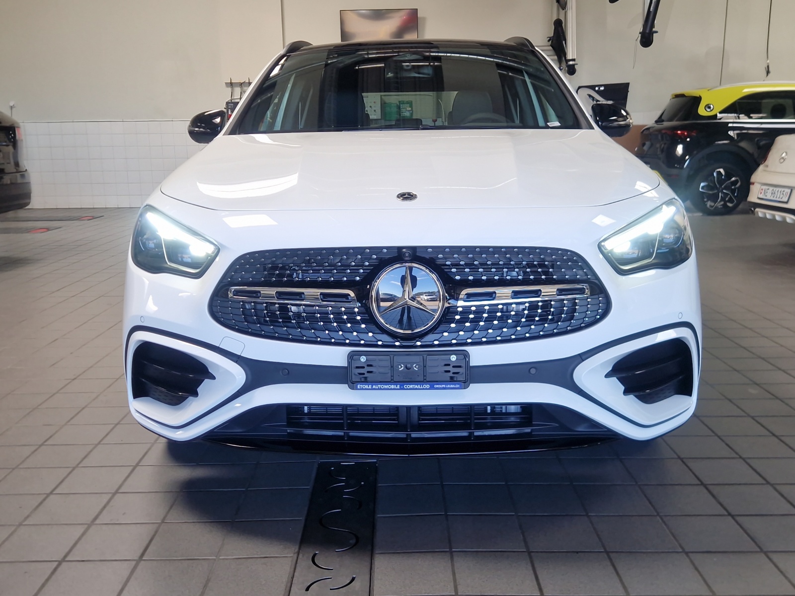 MERCEDES-BENZ GLA 200 Night Star 7G-DCT-image-14