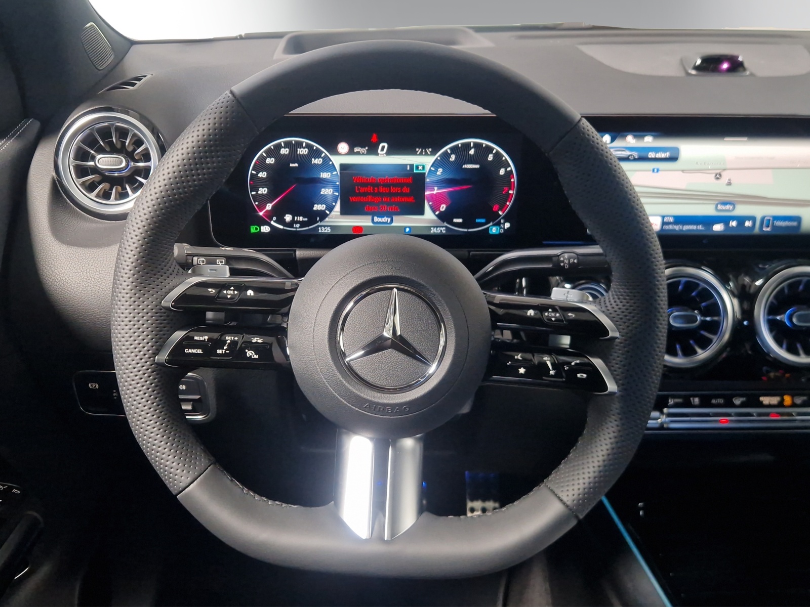 MERCEDES-BENZ GLA 200 Night Star 7G-DCT-image-12