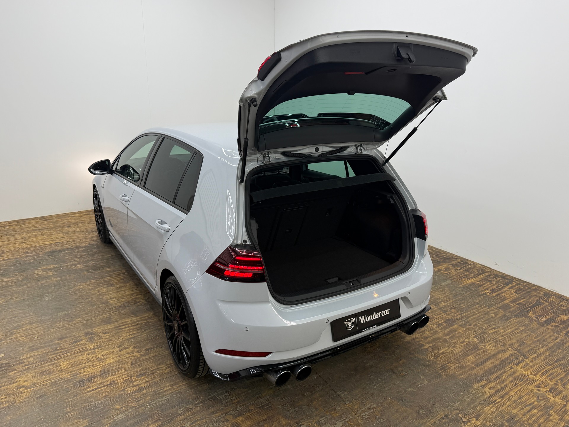 VW Golf 2.0 TSI R 4Motion DSG-image-23