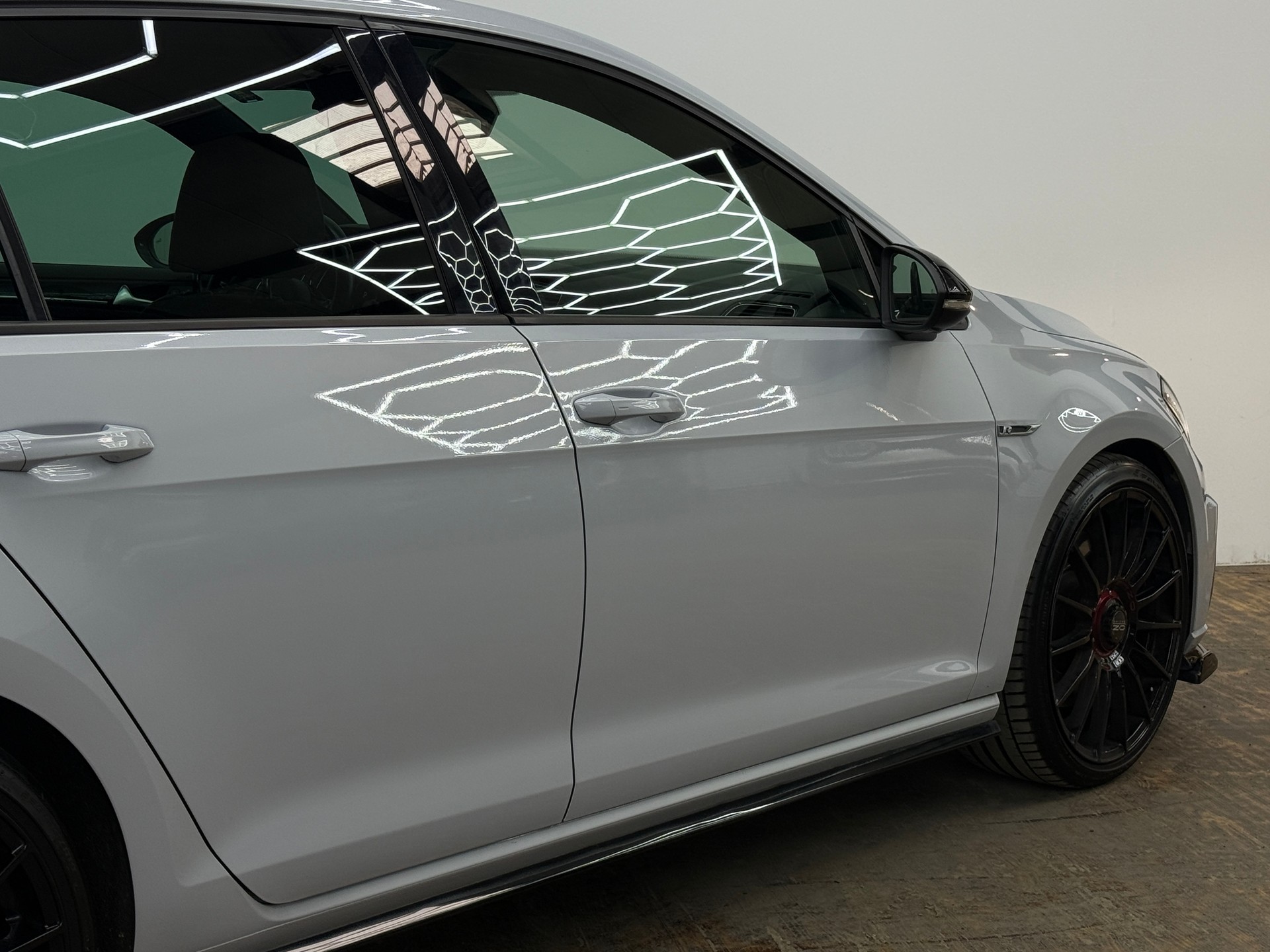 VW Golf 2.0 TSI R 4Motion DSG-image-14