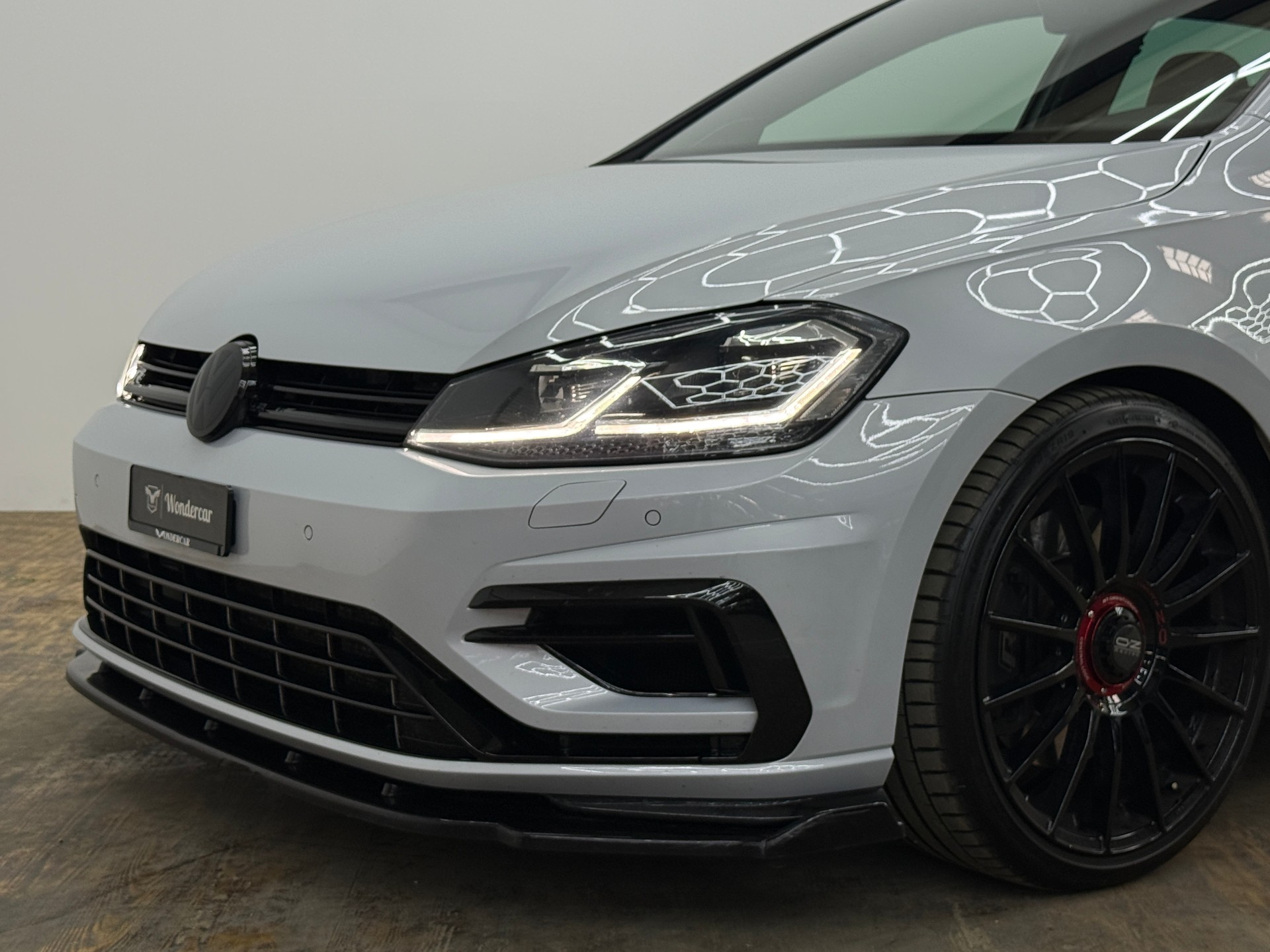 VW Golf 2.0 TSI R 4Motion DSG-image-4