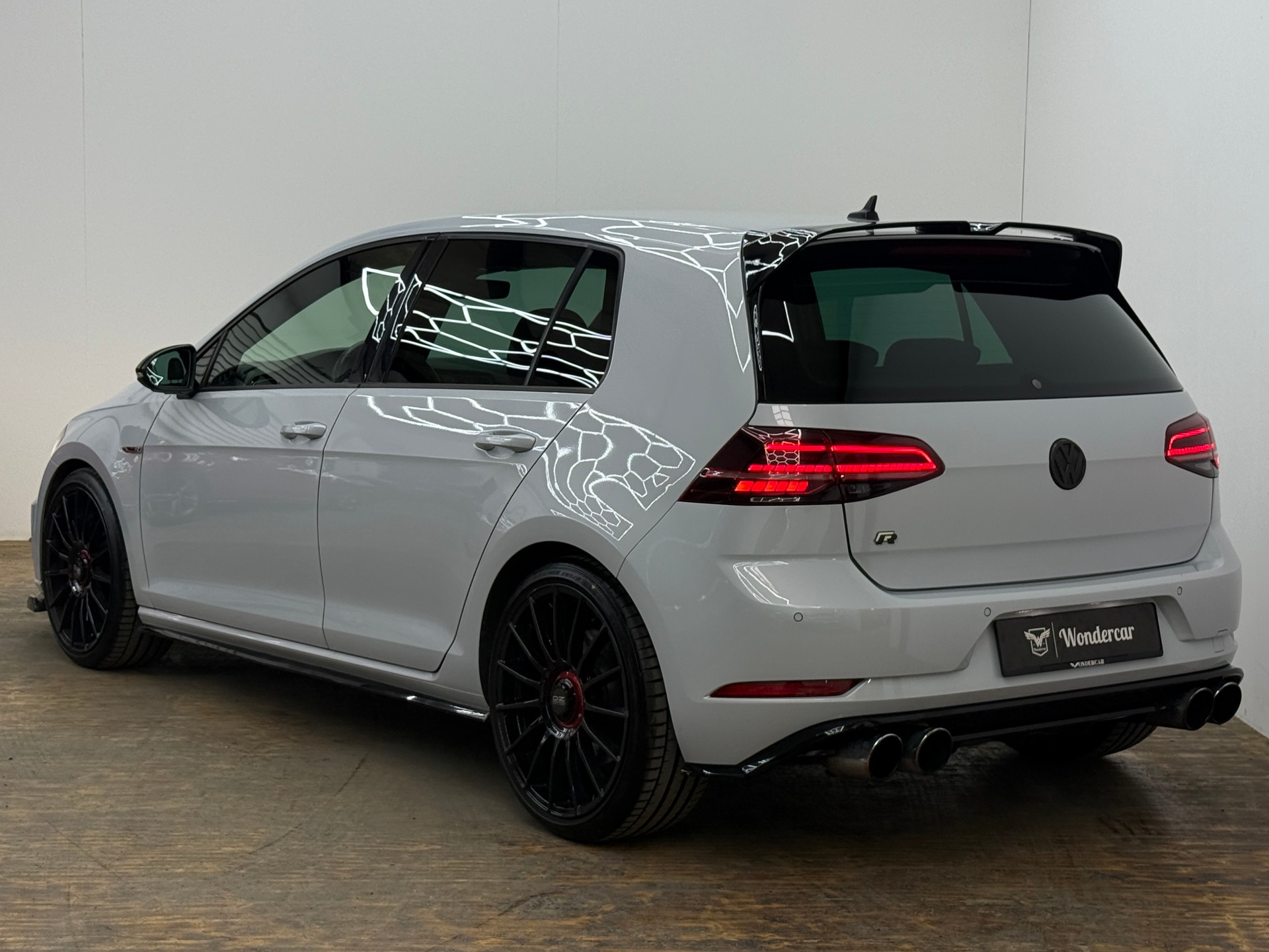 VW Golf 2.0 TSI R 4Motion DSG-image-9