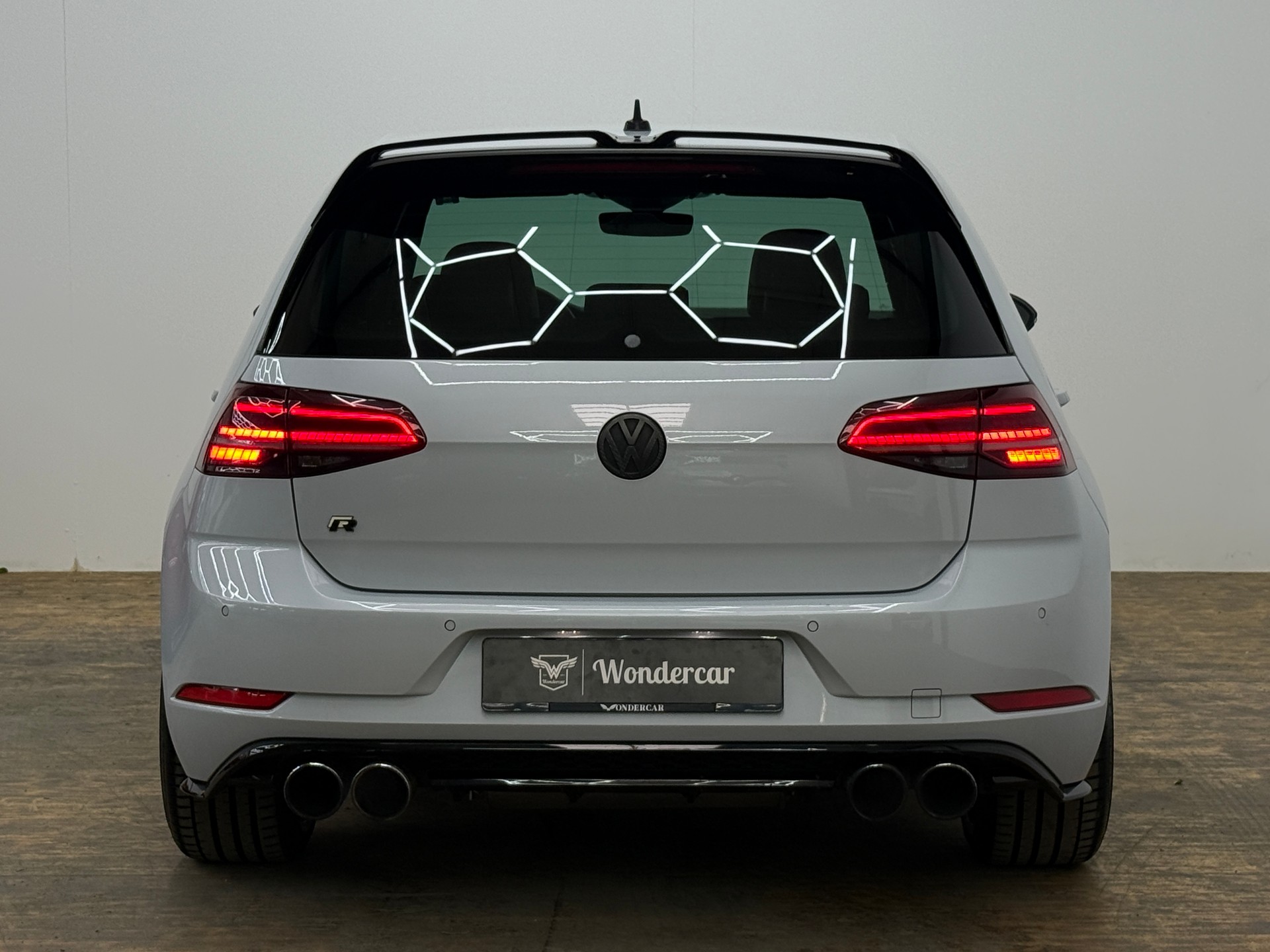 VW Golf 2.0 TSI R 4Motion DSG-image-11