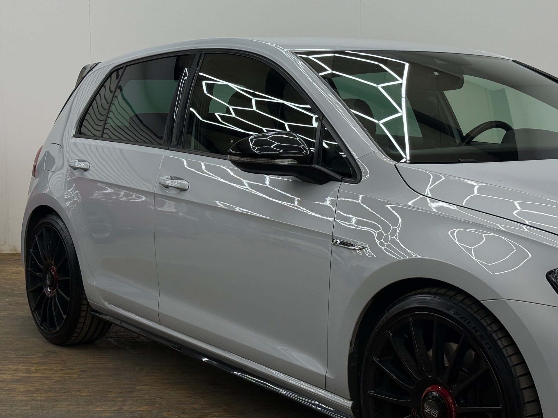 VW Golf 2.0 TSI R 4Motion DSG-image-16