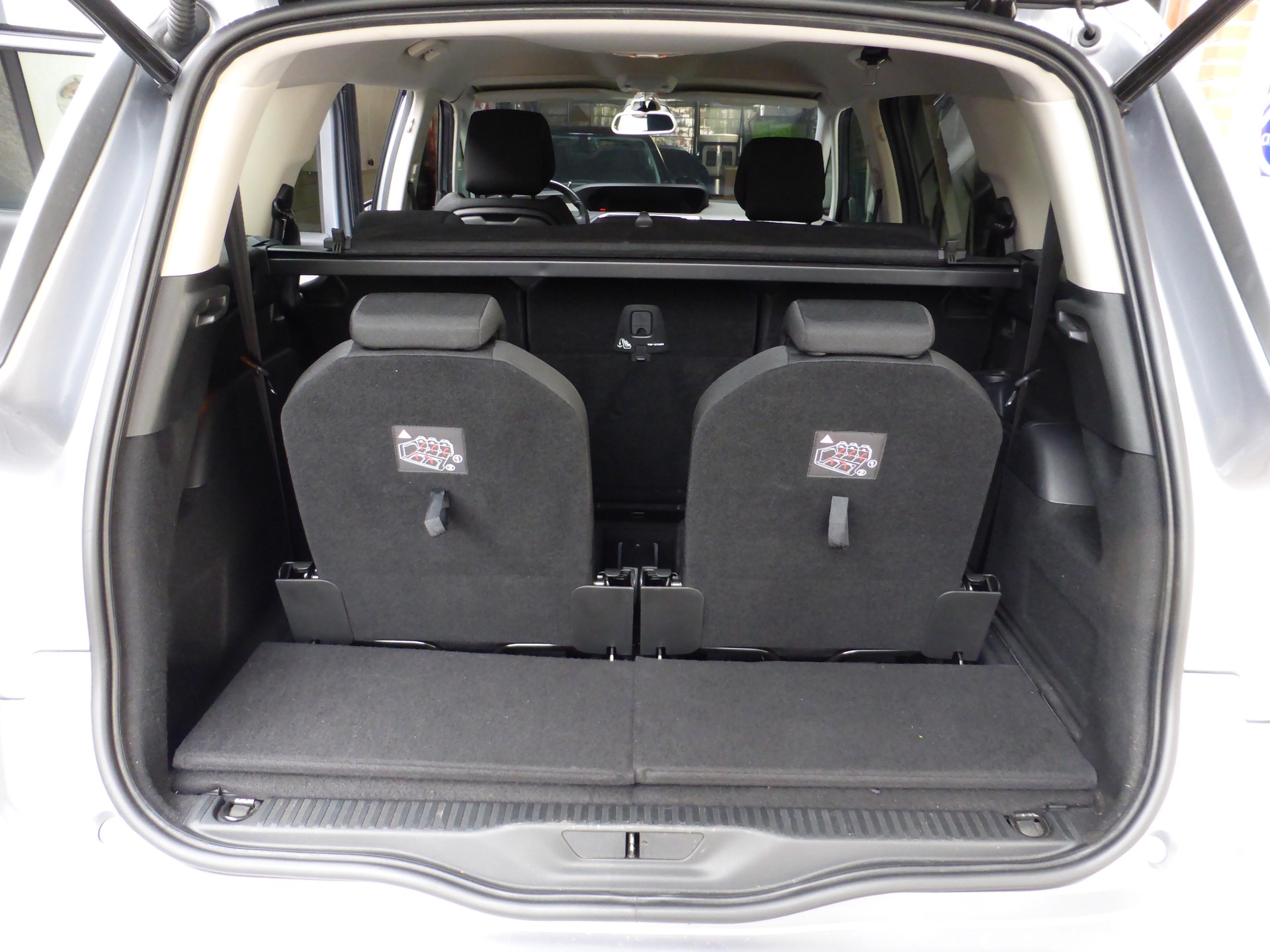 CITROEN Grand C4 Spacetourer 1.5 BlueHDi Shine EAT8-image-7