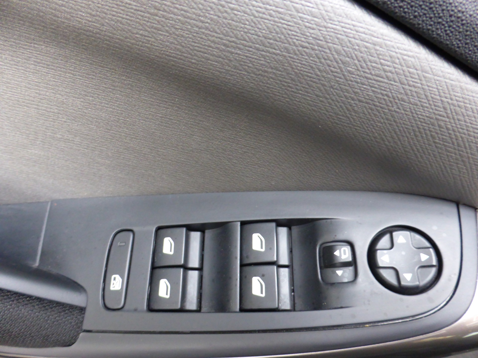 CITROEN Grand C4 Spacetourer 1.5 BlueHDi Shine EAT8-image-13