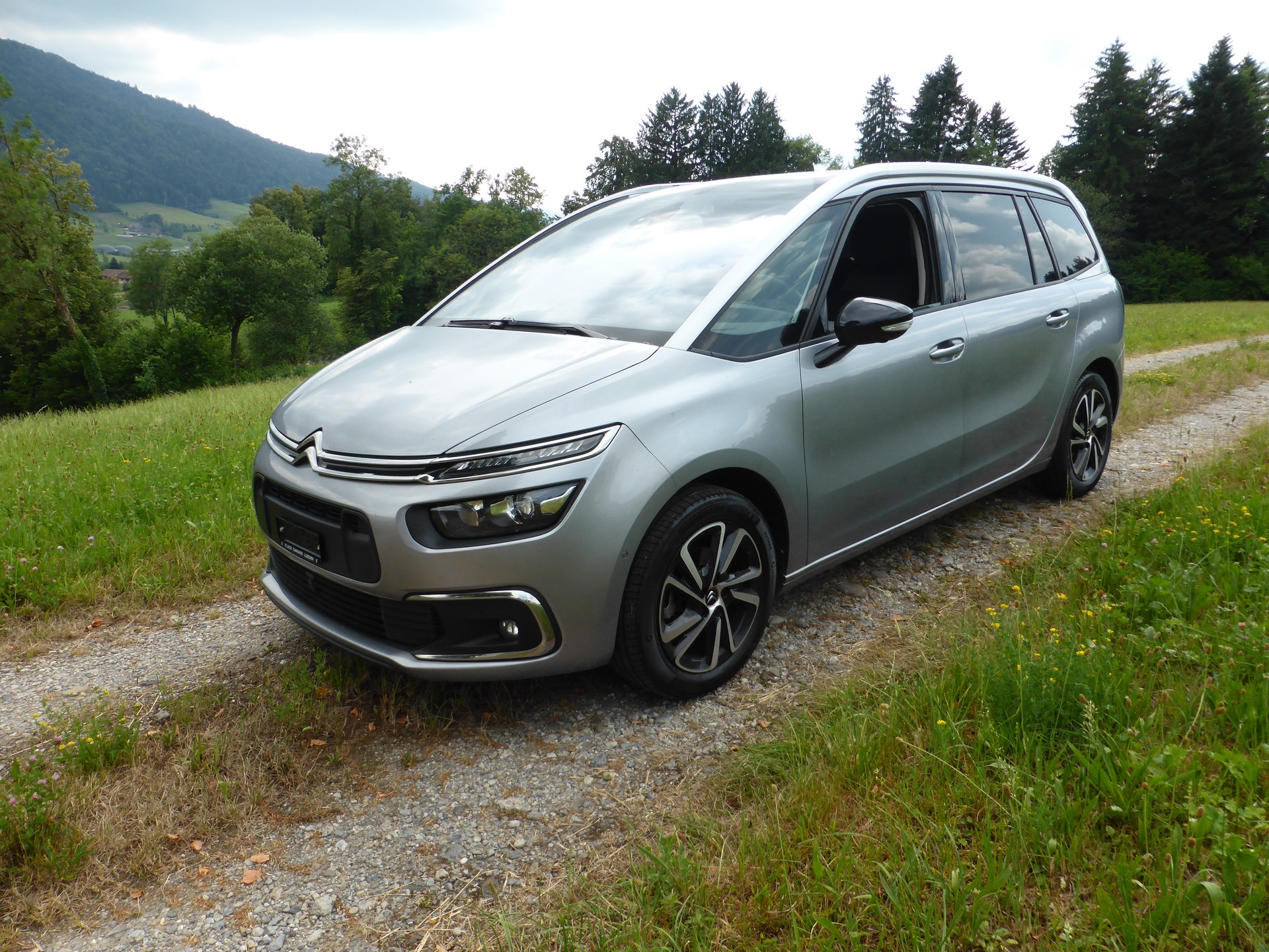 CITROEN Grand C4 Spacetourer 1.5 BlueHDi Shine EAT8-image-1