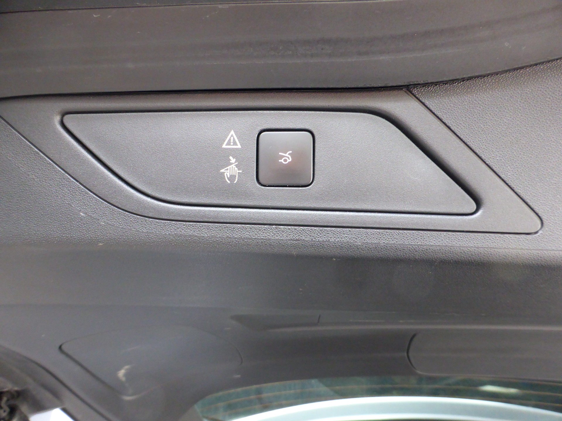 CITROEN Grand C4 Spacetourer 1.5 BlueHDi Shine EAT8-image-12