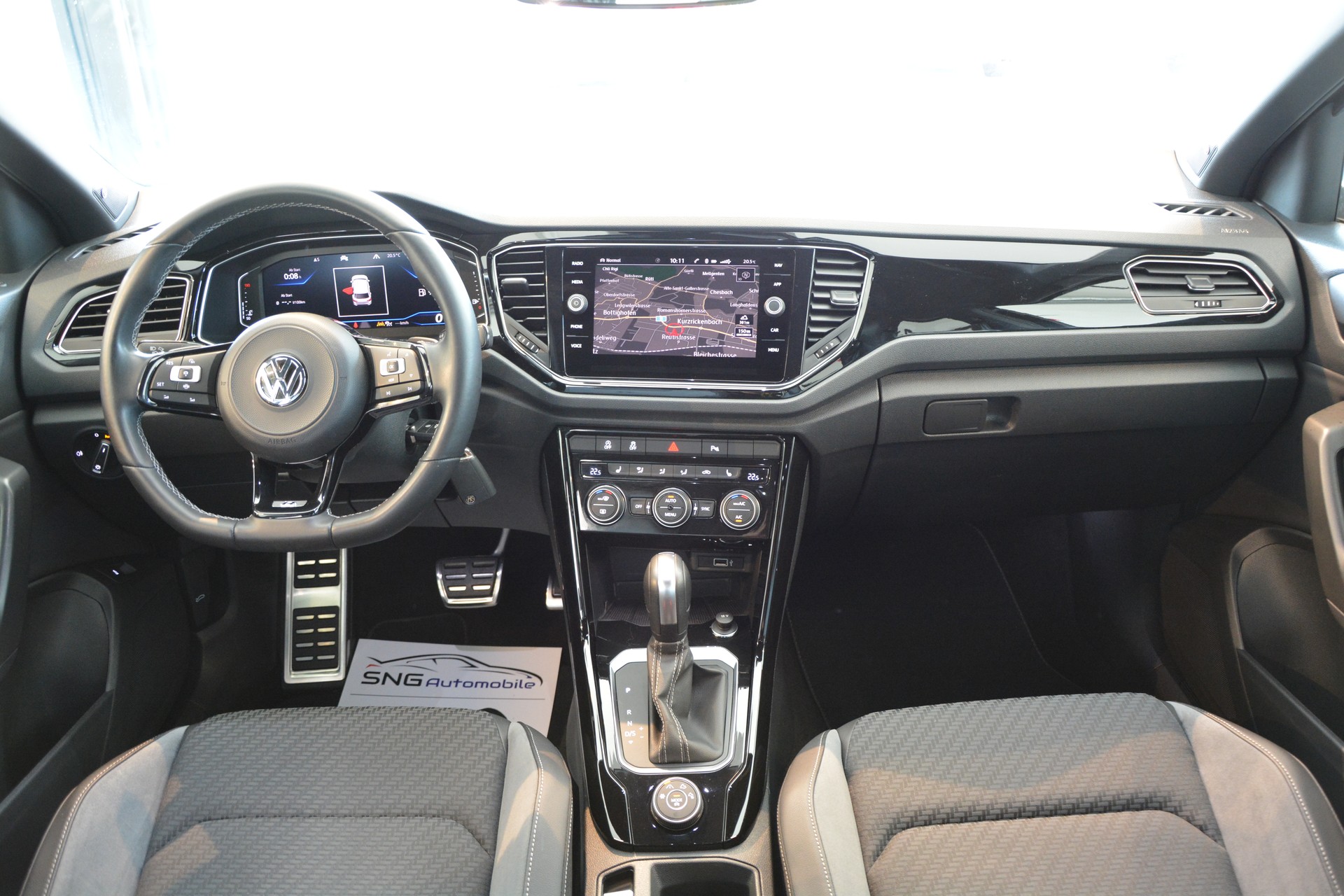 VW T-Roc 2.0 TSI R DSG 4Motion-image-11