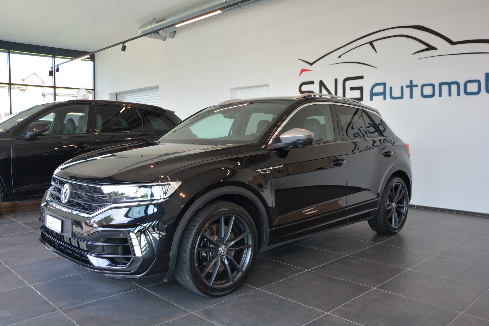 VW T-Roc 2.0 TSI R DSG 4Motion-image-1