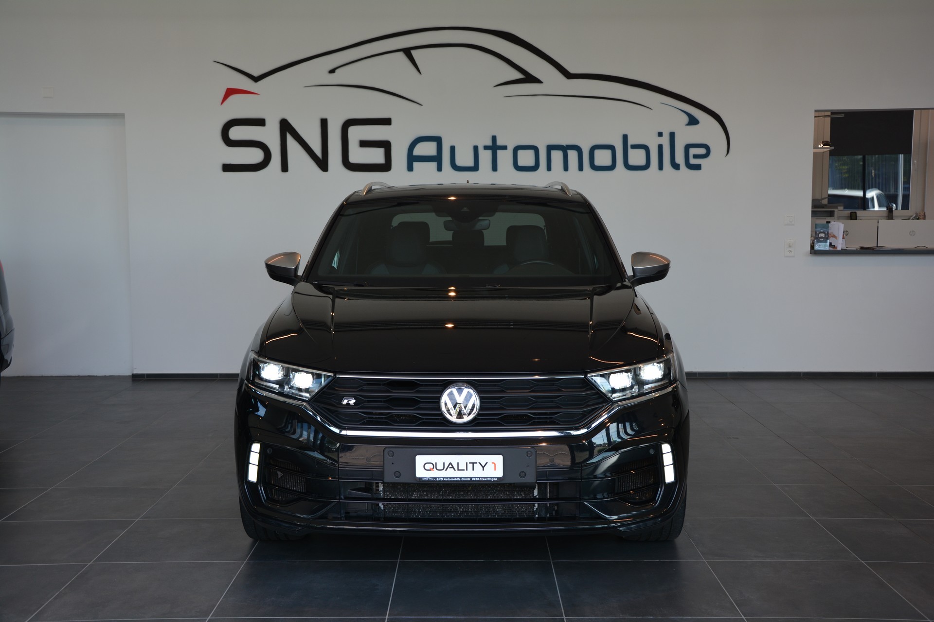 VW T-Roc 2.0 TSI R DSG 4Motion-image-0