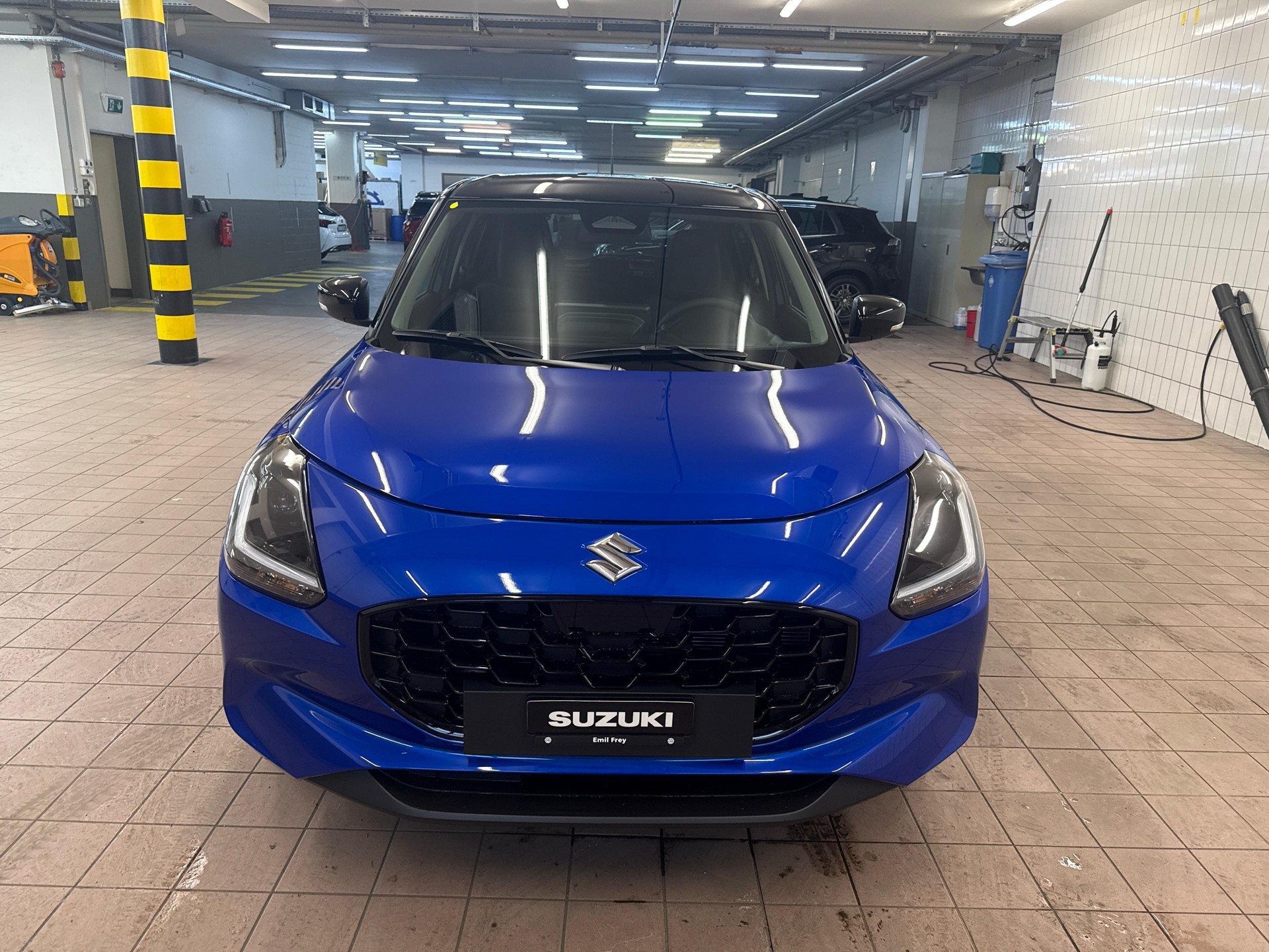 SUZUKI Swift 1.2 Compact Top Hybrid 4x4-image-7