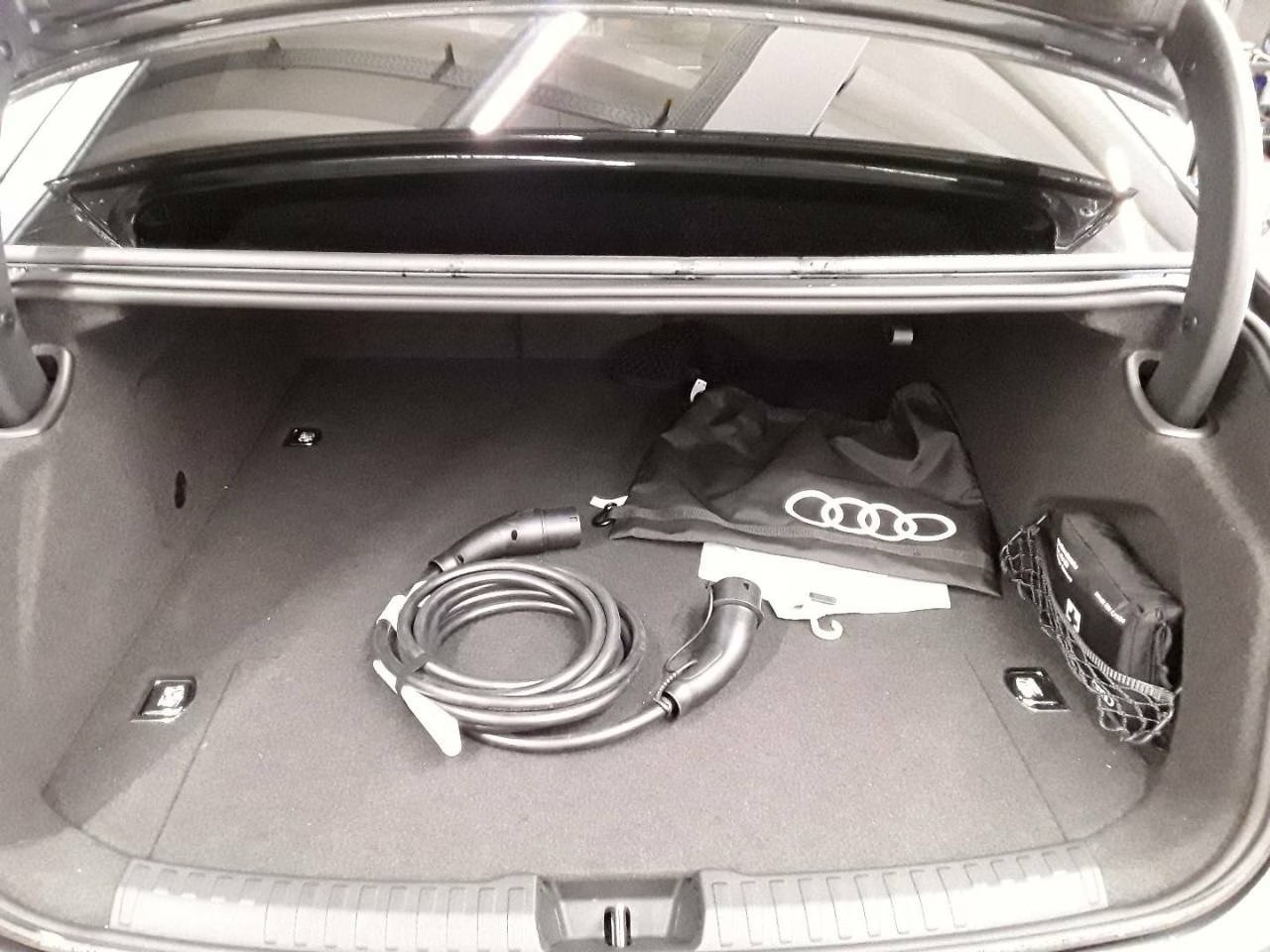 AUDI A6 Limousine e-hybrid quattro 220 kW* Edition ONE,5-Jahre Werksgarantie*-image-9