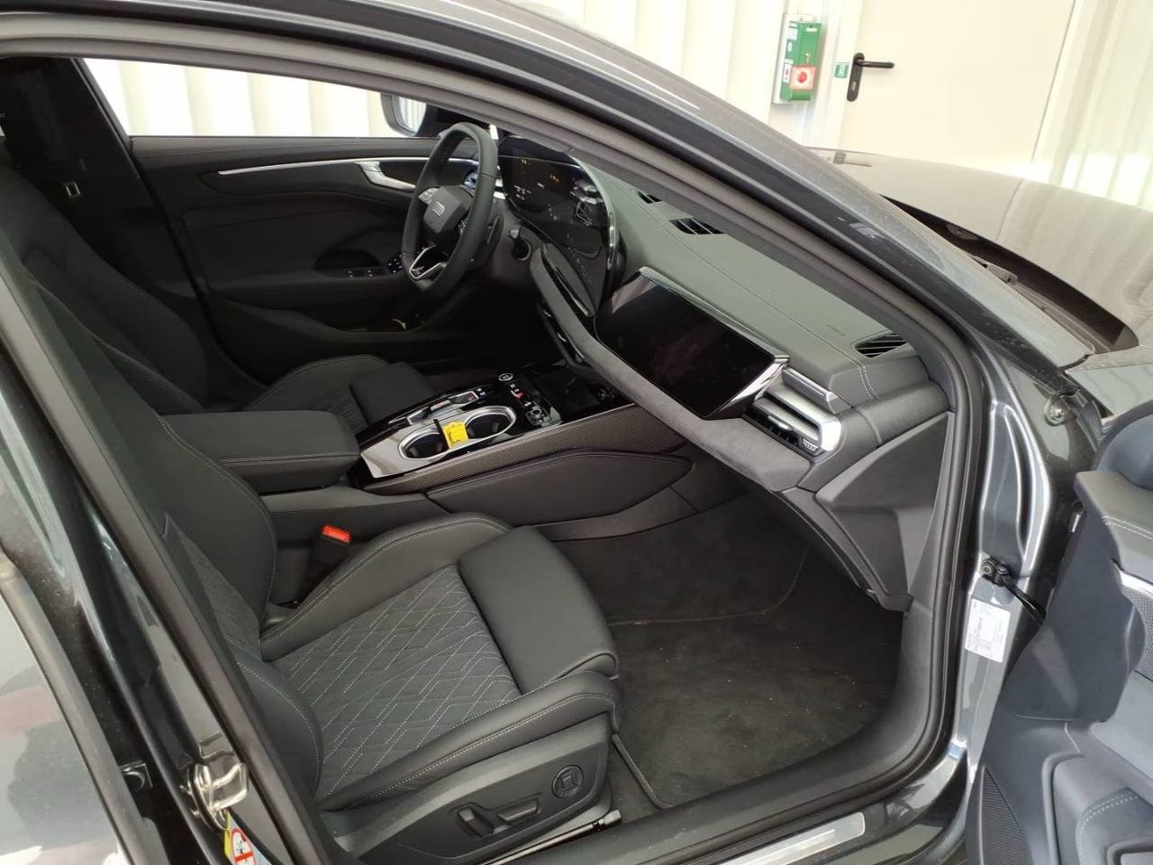 AUDI A6 Limousine e-hybrid quattro 220 kW* Edition ONE,5-Jahre Werksgarantie*-image-4