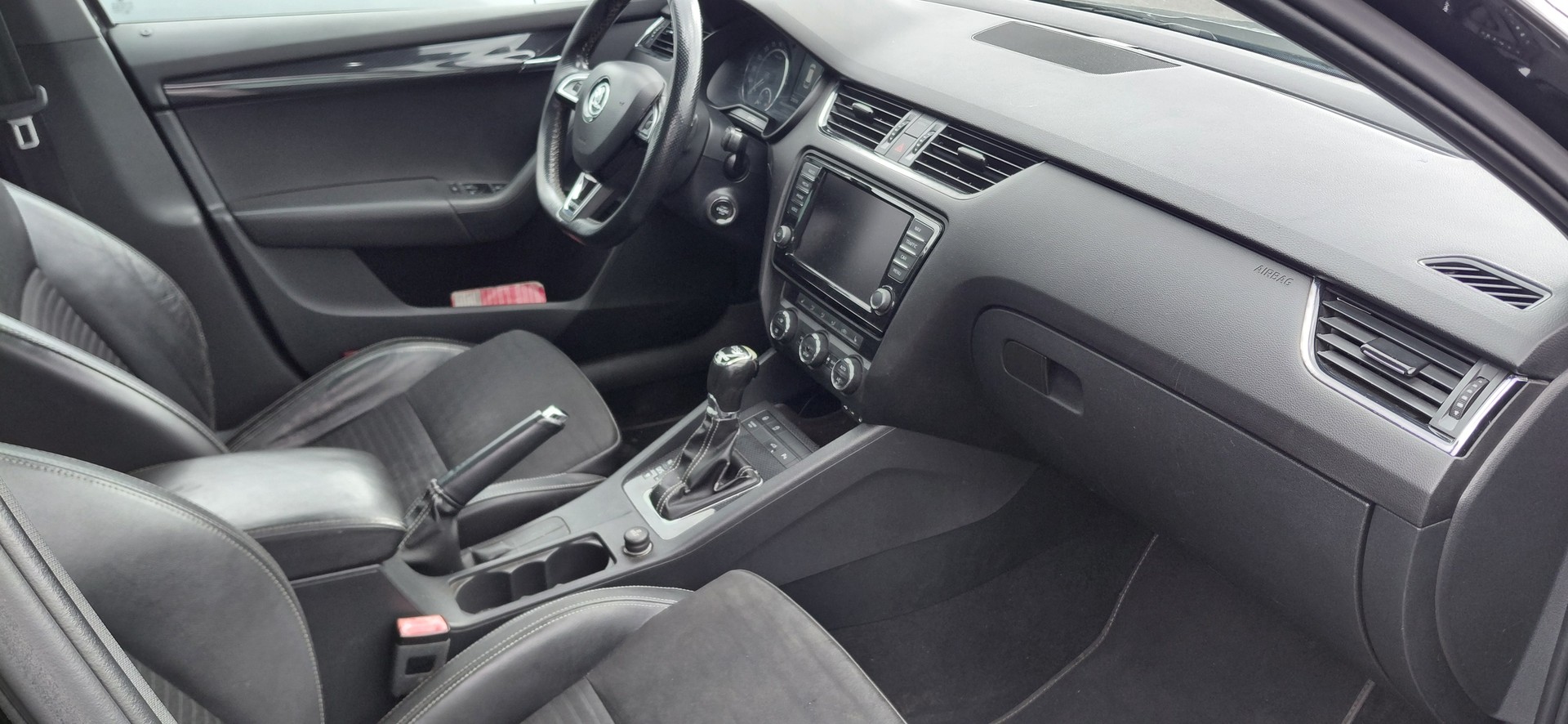 SKODA Octavia Combi 2.0 TDI RS DSG-image-15