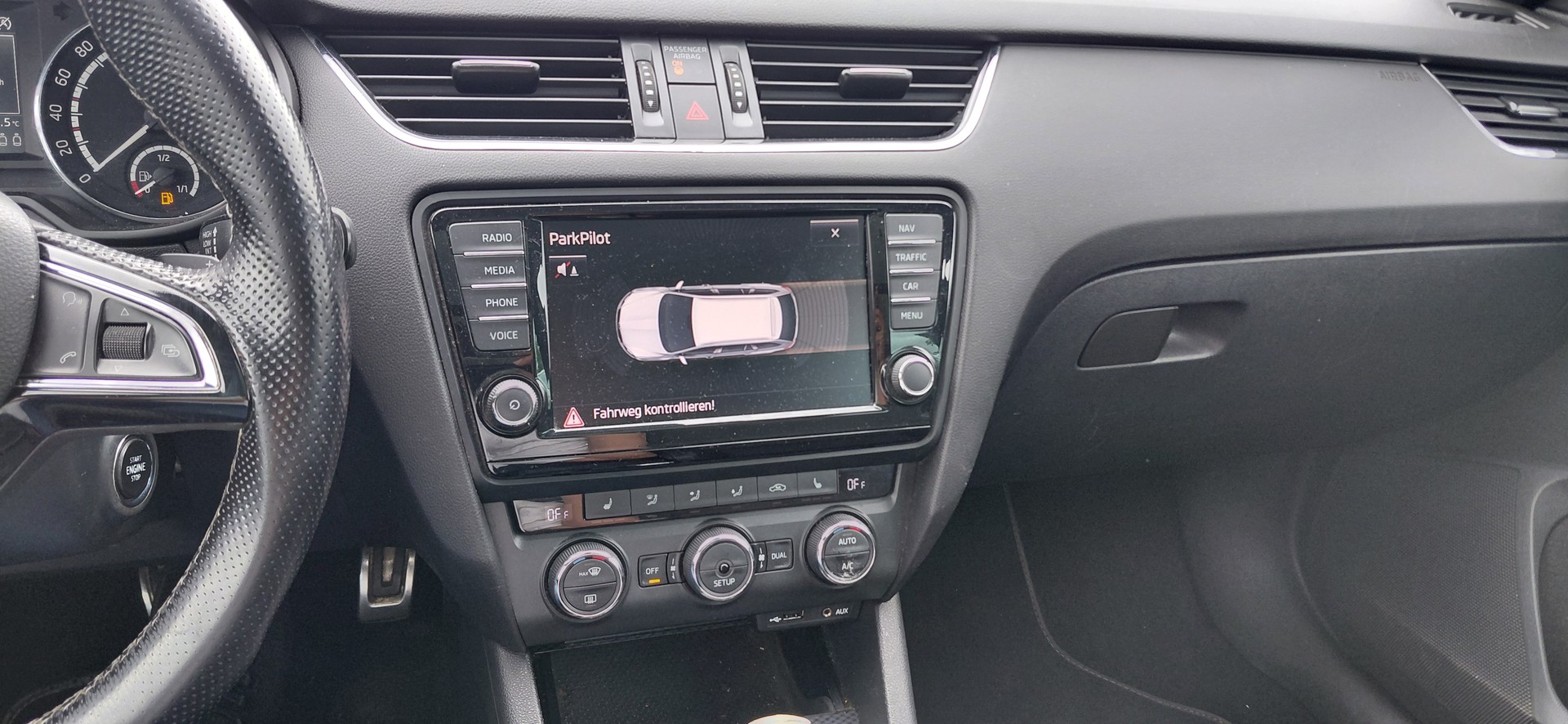SKODA Octavia Combi 2.0 TDI RS DSG-image-14