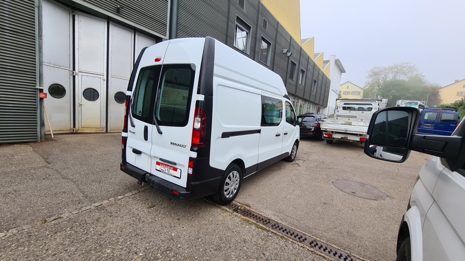 RENAULT Trafic 2.0 ENERGY dCi145 3.0t Business L2H2 ** 145 PS ** 3-Plätzer ** Gr-Navi ** Klima ** Anh-Kupplung ** LTZ MFK 20.06.2025-image-4