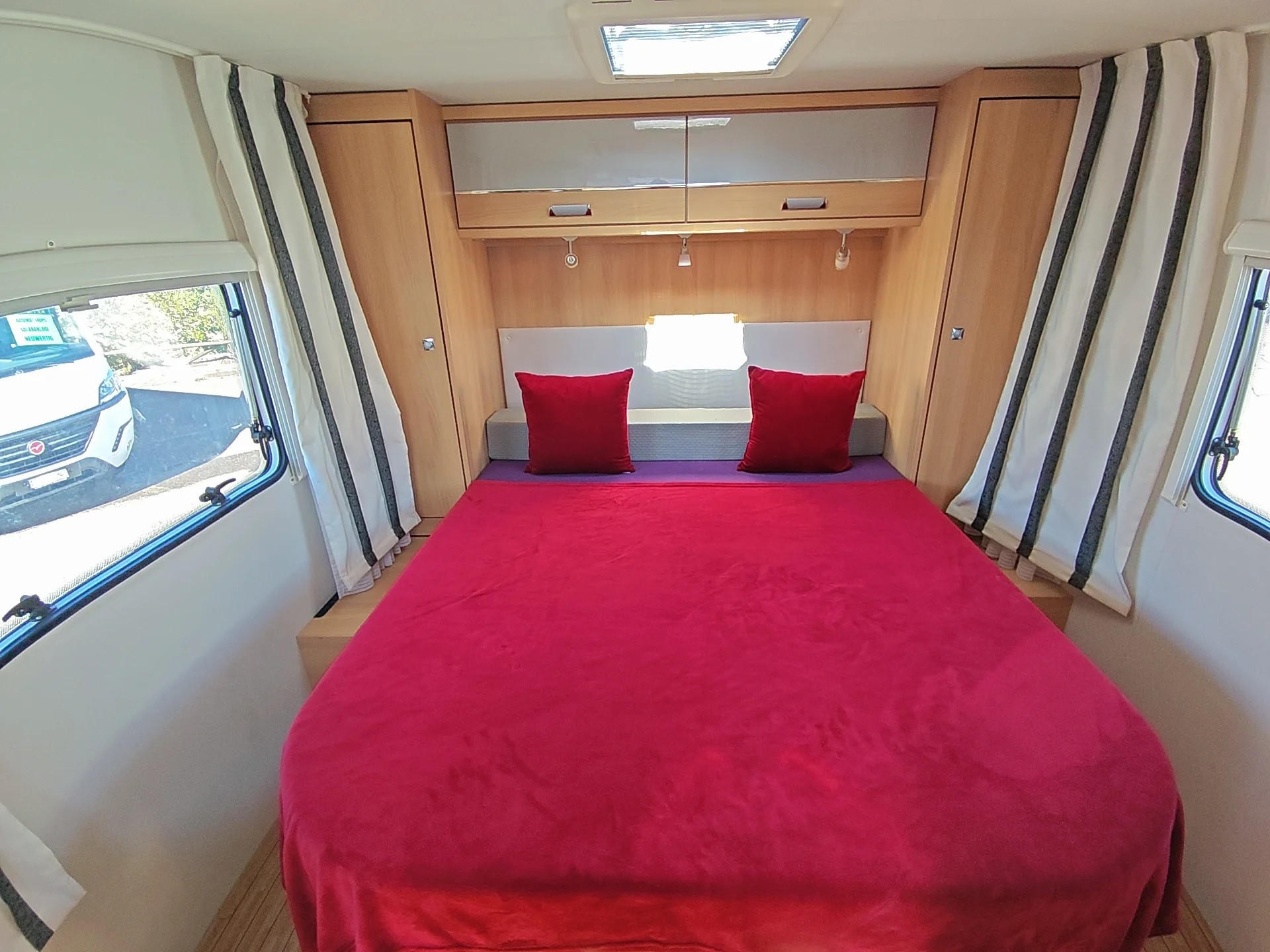DETHLEFFS Trend T 6857*** Ideal für Paare, die auf Reisen den gleichen Schlafkomfort und die Privatsphäre wie zu Hause suchen***-image-17