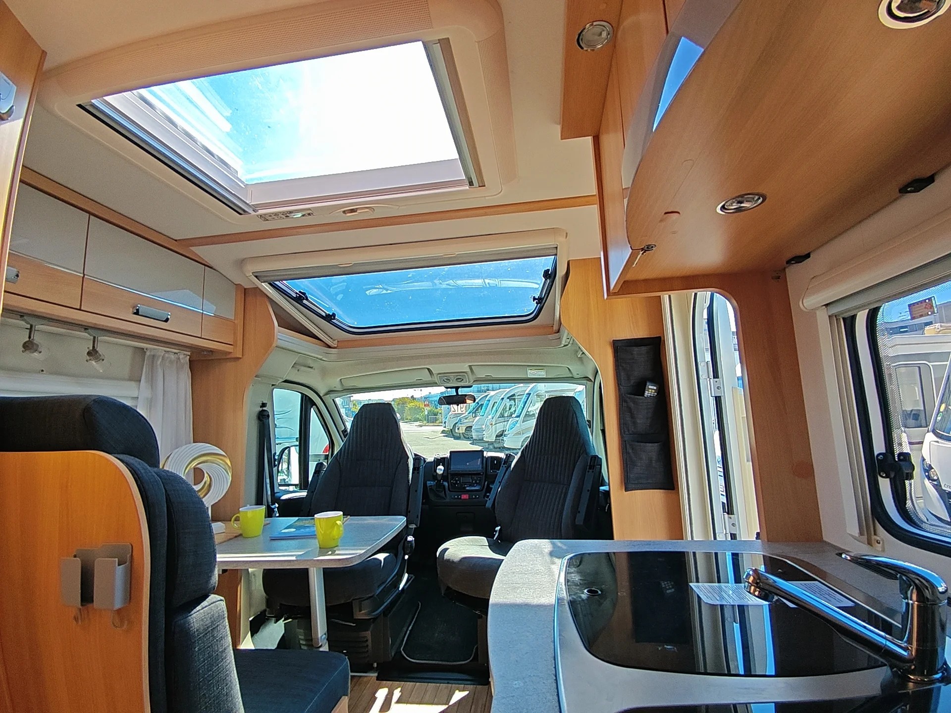 DETHLEFFS Trend T 6857*** Ideal für Paare, die auf Reisen den gleichen Schlafkomfort und die Privatsphäre wie zu Hause suchen***-image-19