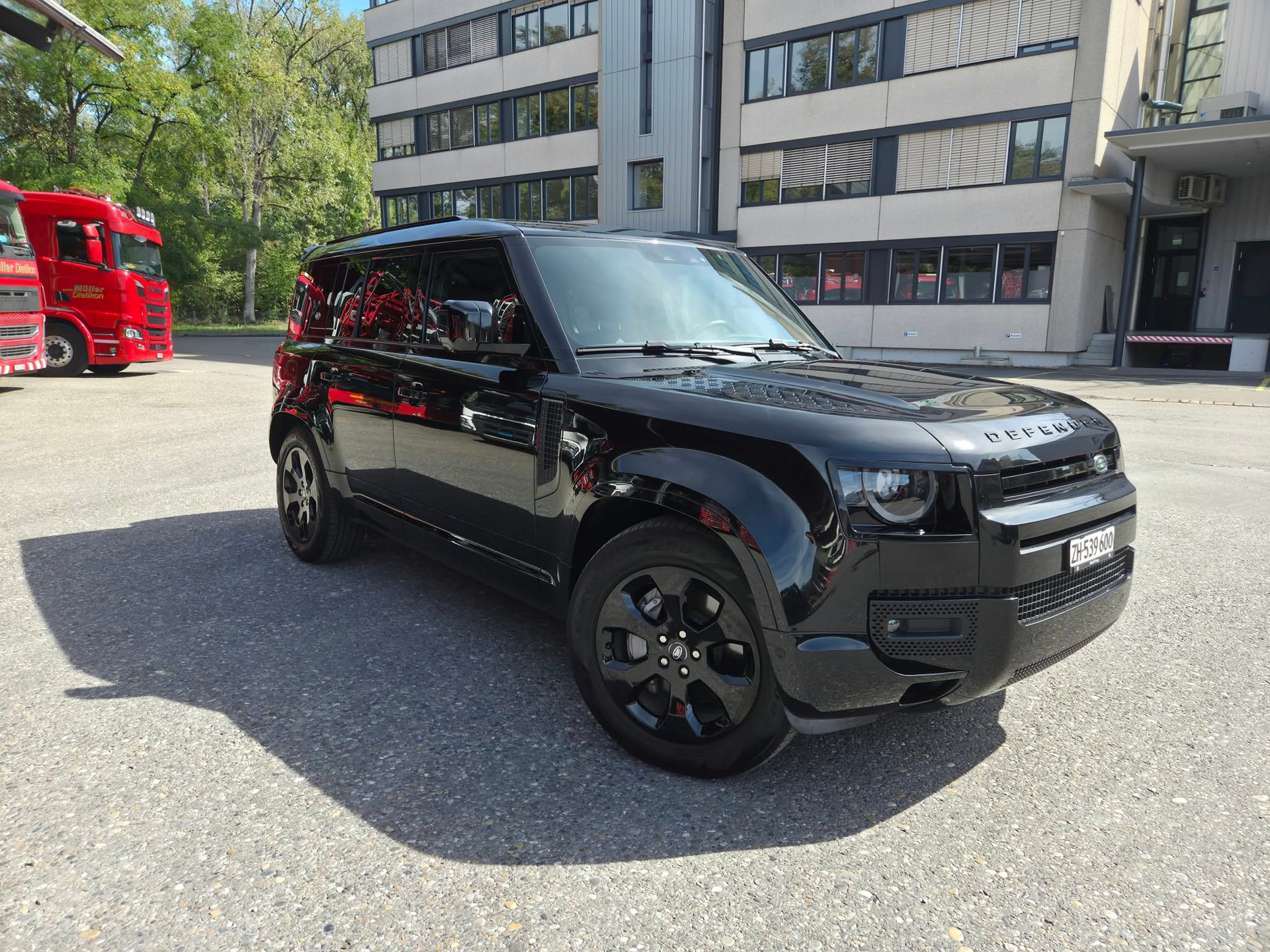 LAND ROVER 3.0 D I6 300 X-Dynamic HSE-image-0