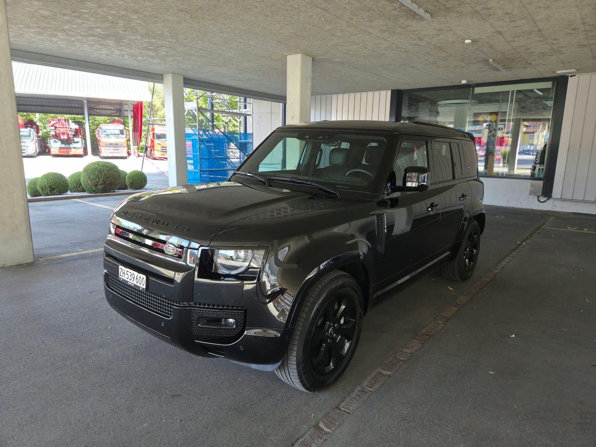 LAND ROVER 3.0 D I6 300 X-Dynamic HSE-image-1