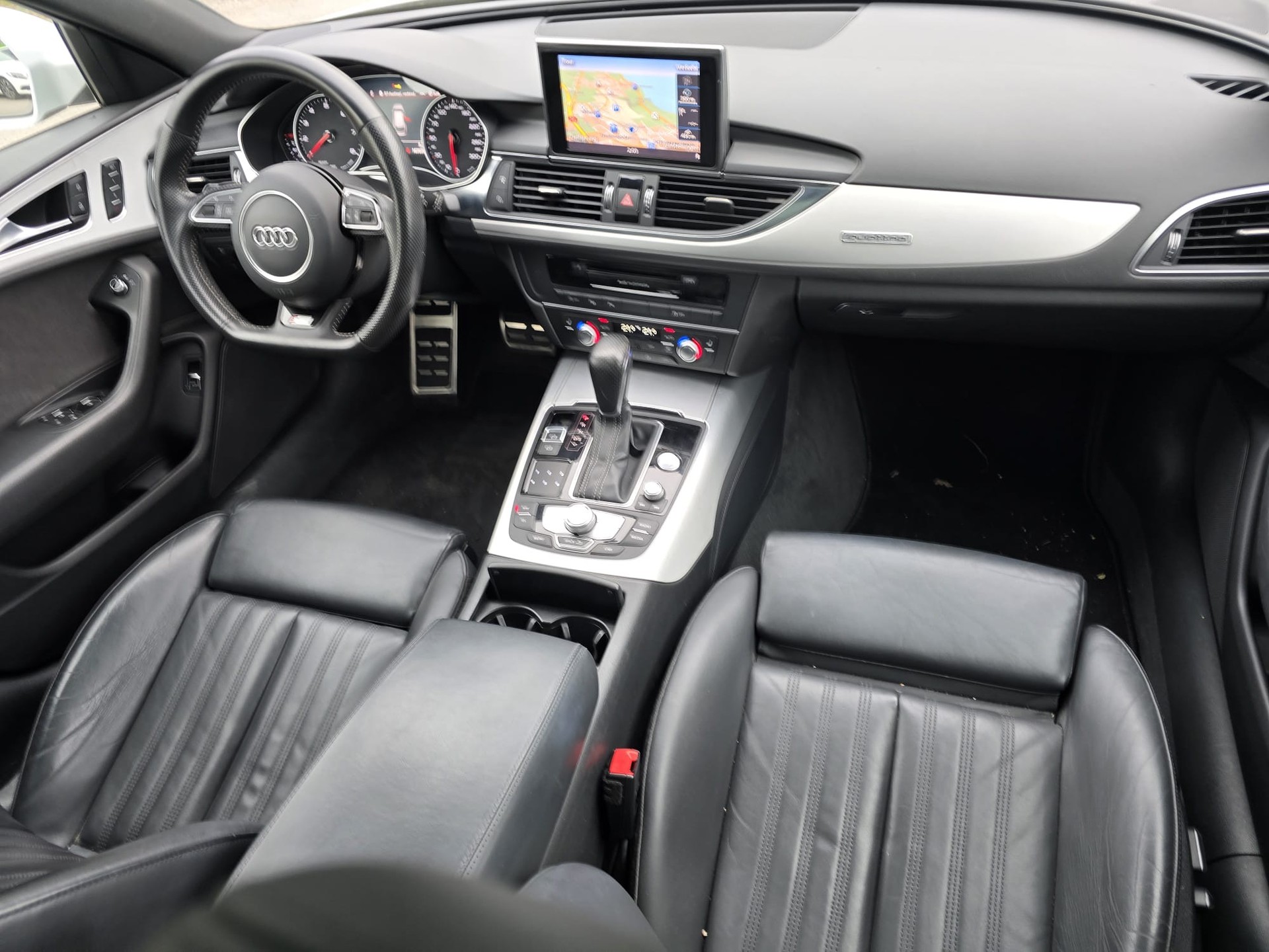 AUDI A6 Avant 2.0 TFSI S-Line quattro S-tronic-image-9