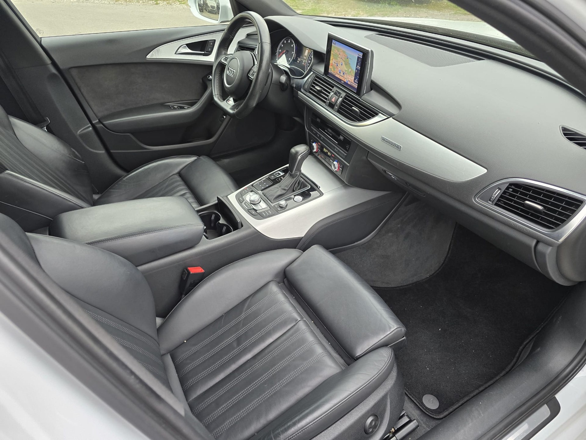 AUDI A6 Avant 2.0 TFSI S-Line quattro S-tronic-image-15
