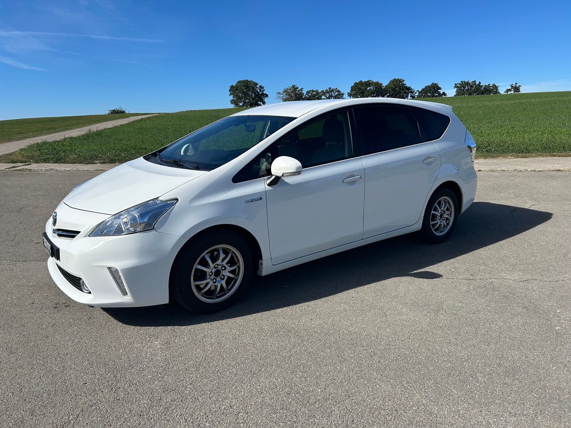 TOYOTA 1.8 VVTi HSD Sol-image-1