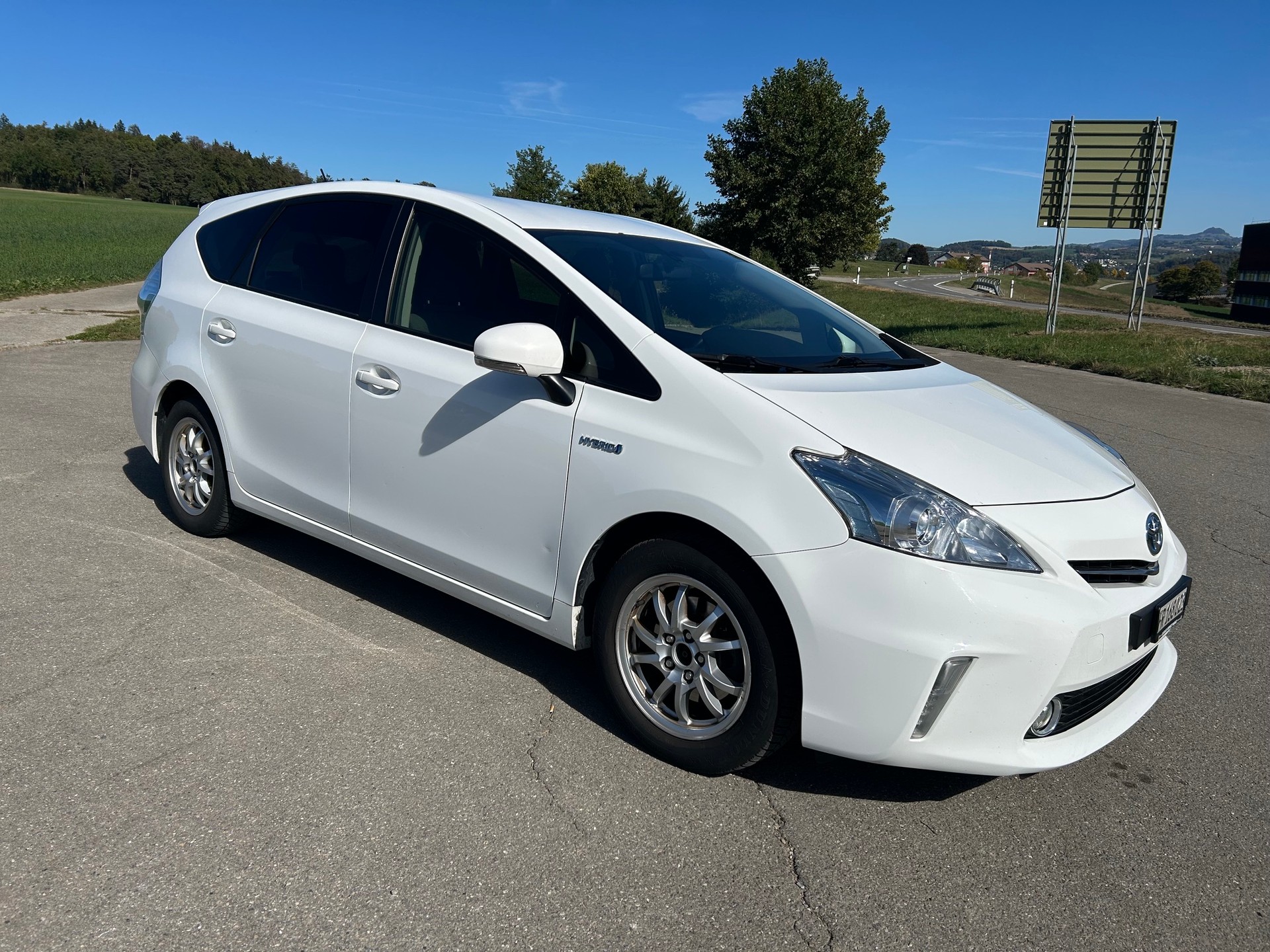 TOYOTA 1.8 VVTi HSD Sol-image-3