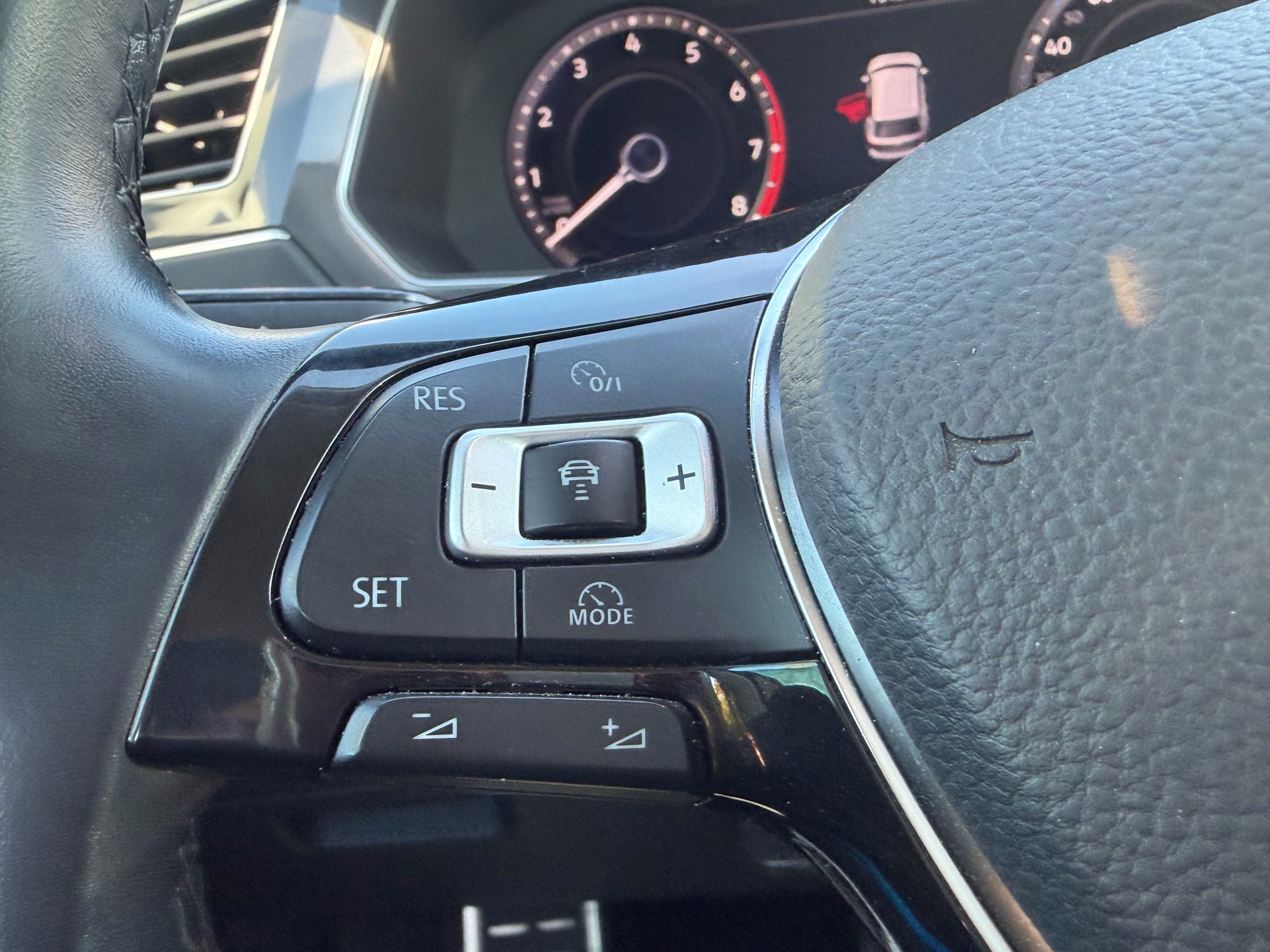 VW Tiguan 2.0TSI Highline 4Motion DSG-image-12