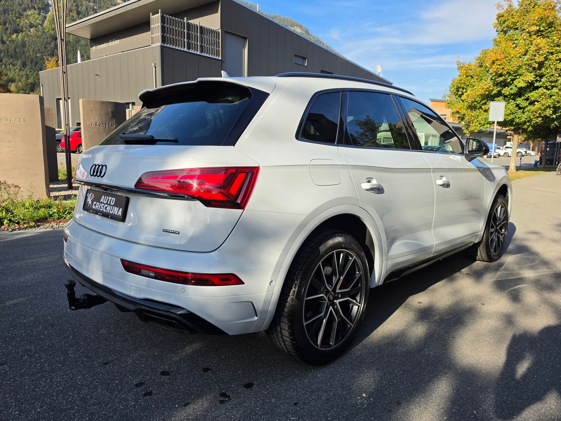 AUDI Q5 40 TDI S-line quattro S-tronic-image-4