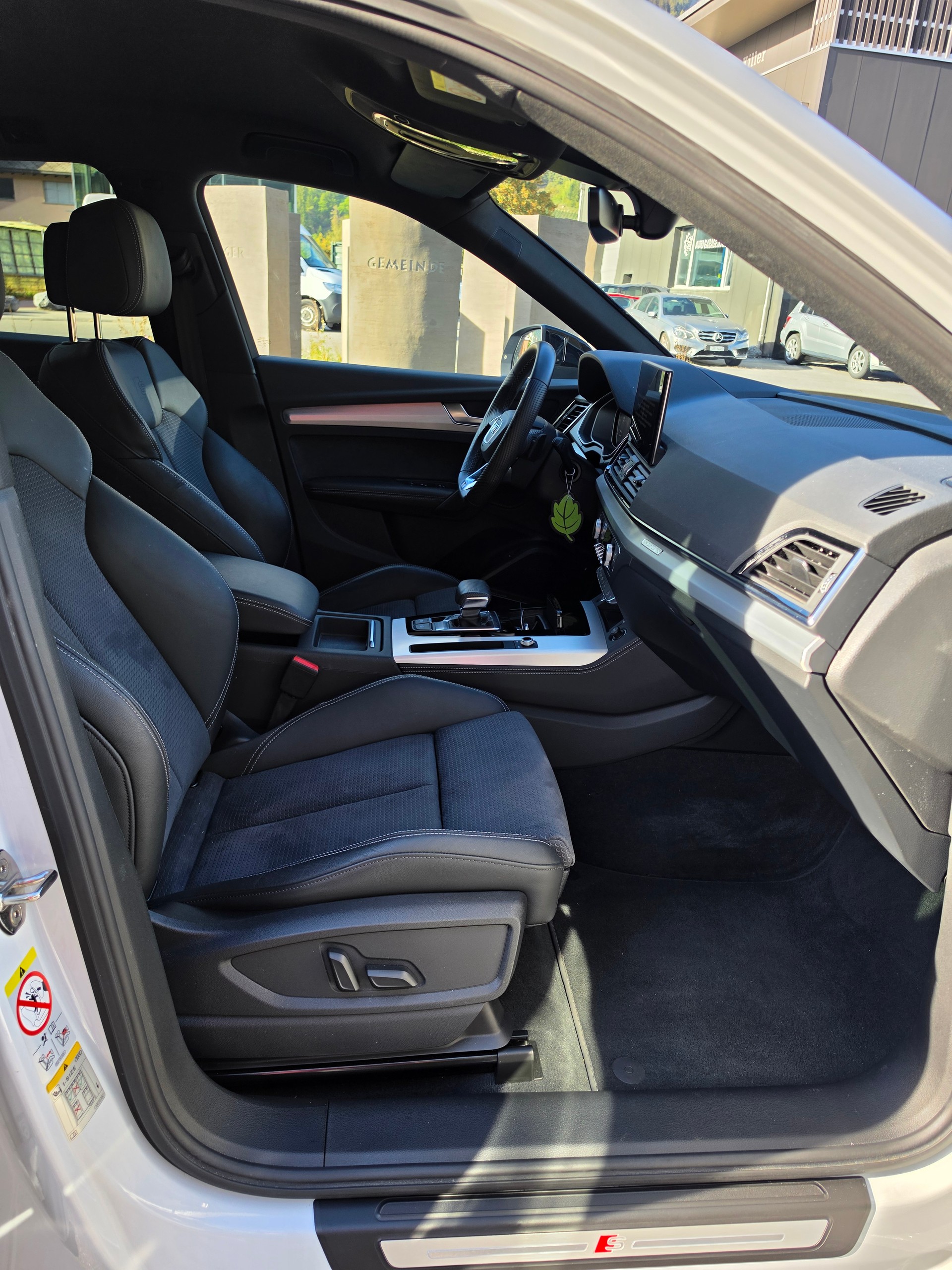 AUDI Q5 40 TDI S-line quattro S-tronic-image-12
