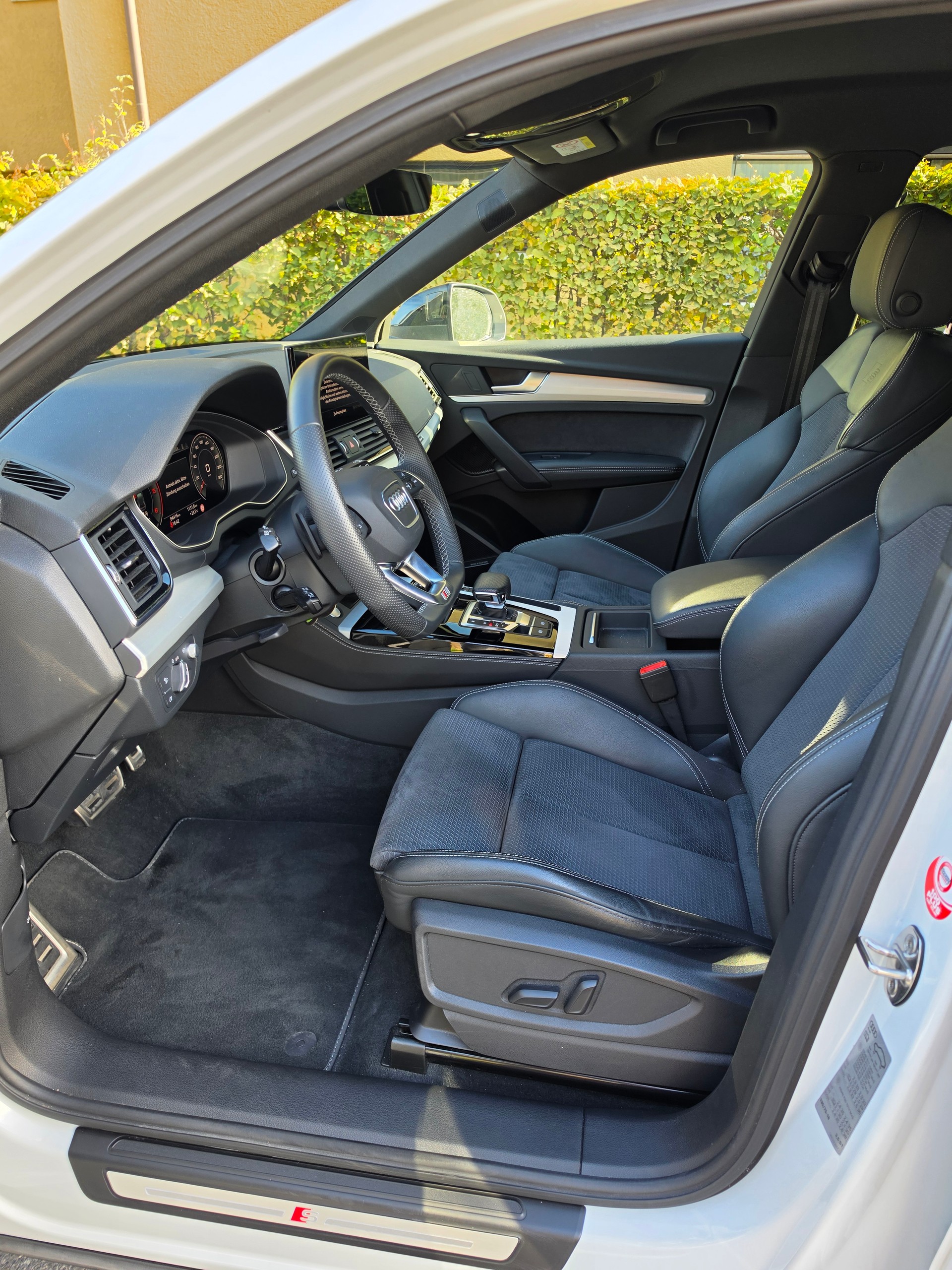 AUDI Q5 40 TDI S-line quattro S-tronic-image-9