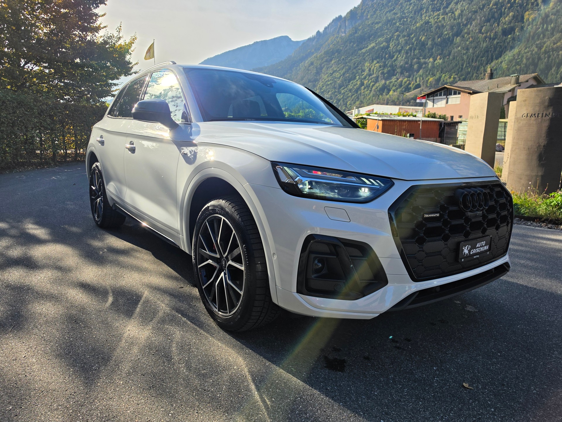 AUDI Q5 40 TDI S-line quattro S-tronic-image-6