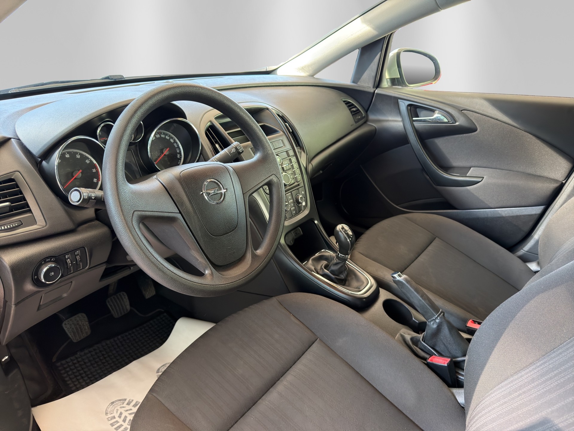 OPEL Astra 1.4i-image-6
