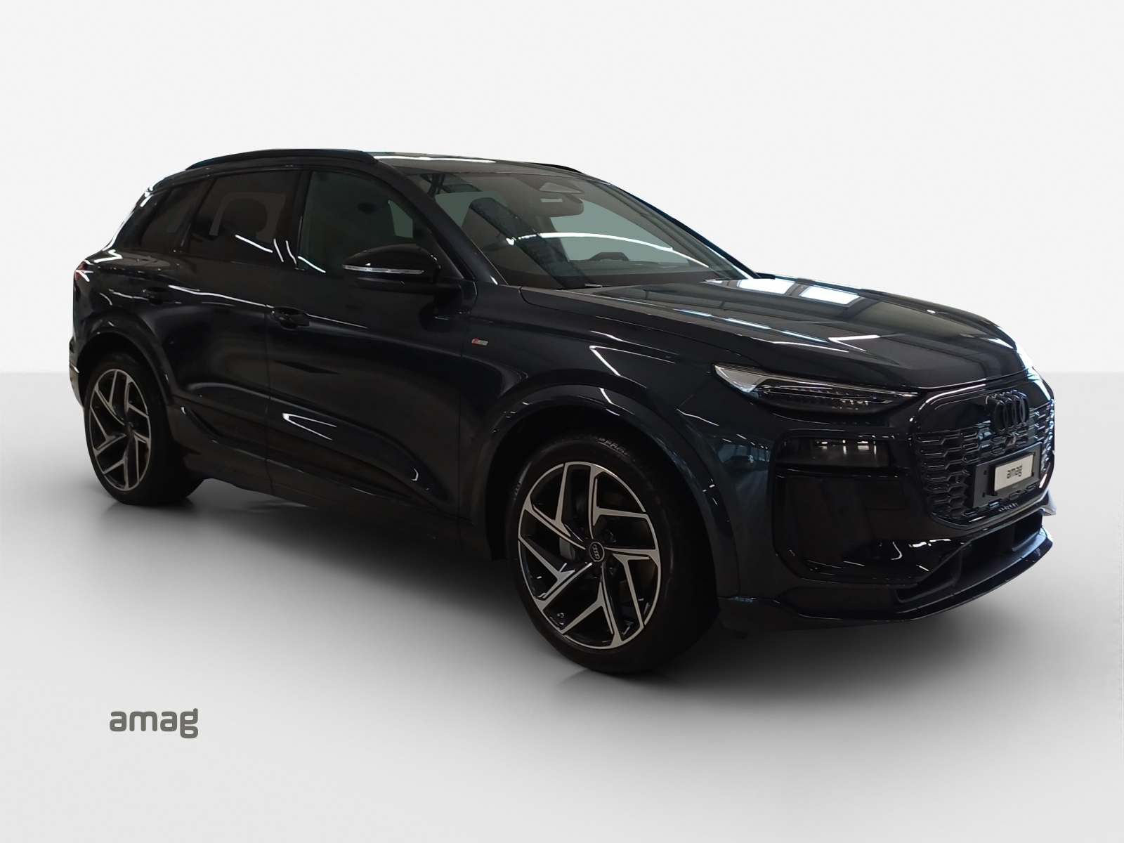 AUDI Q6 e-tron quattro-image-5
