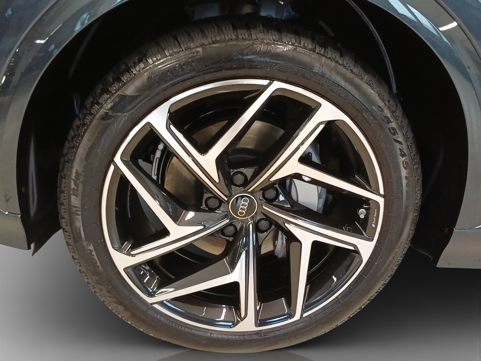 AUDI Q6 e-tron quattro-image-13