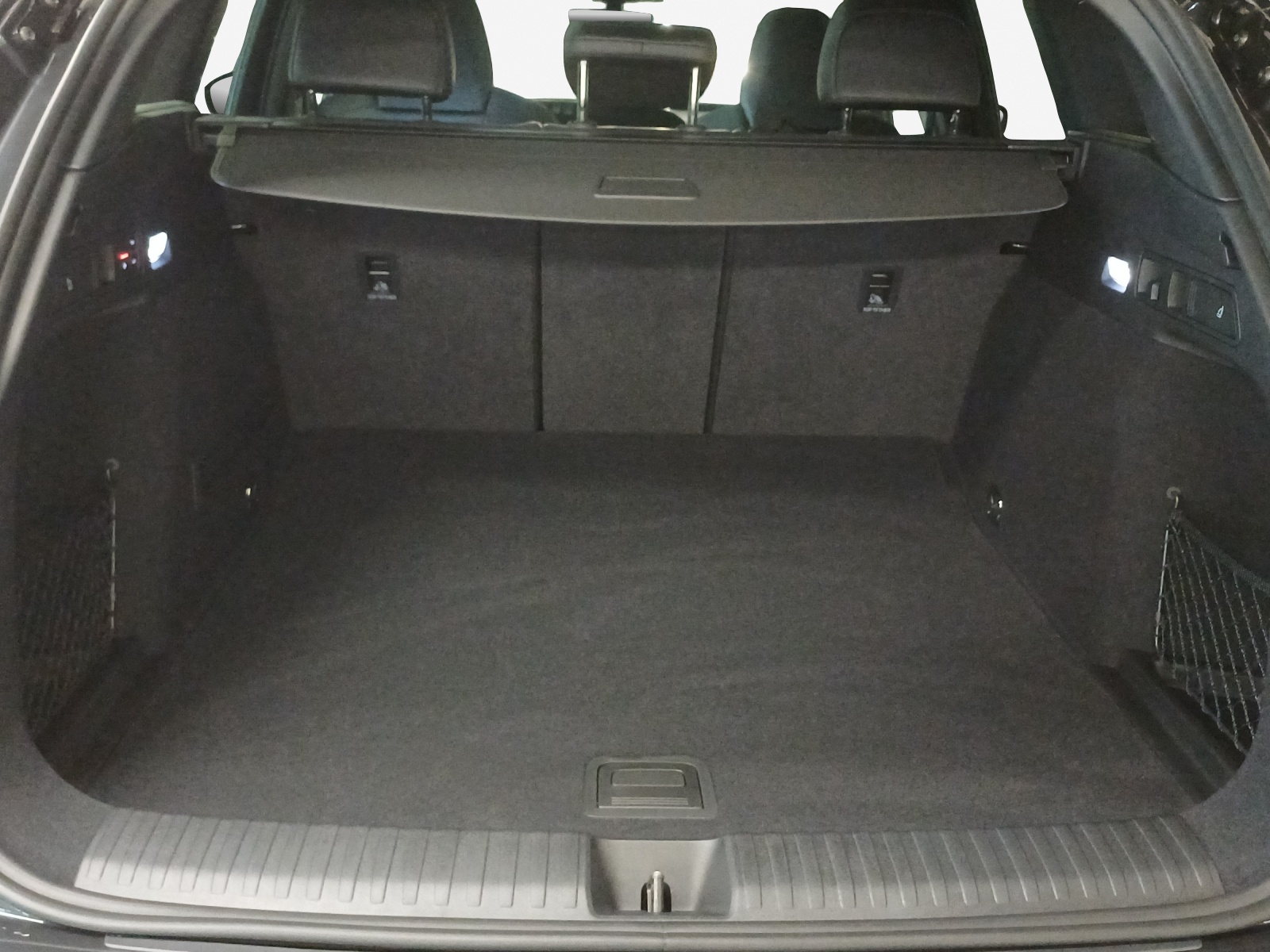 AUDI Q6 e-tron quattro-image-12