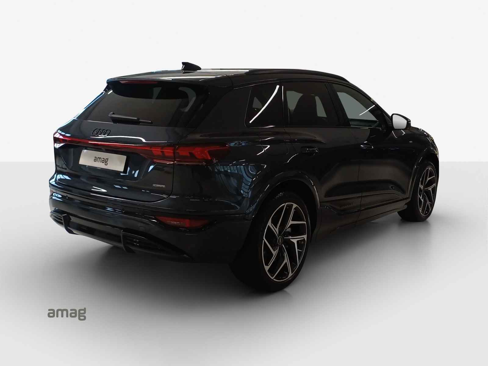 AUDI Q6 e-tron quattro-image-4