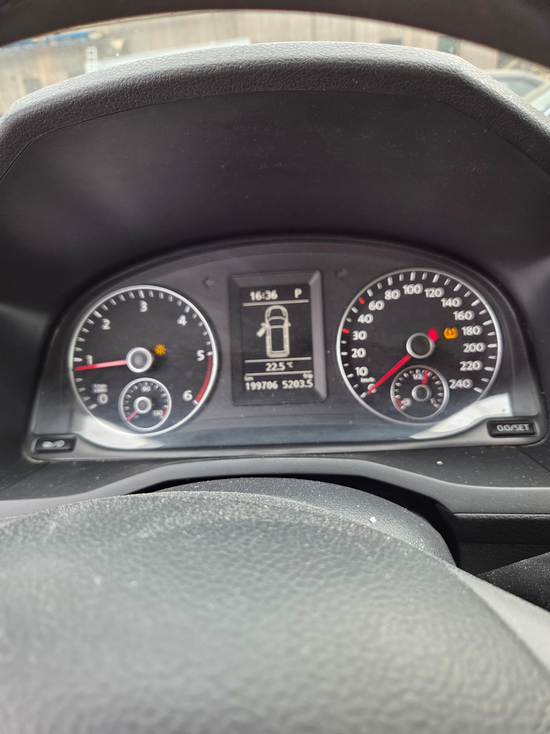 VW Caddy Maxi 2.0TDI 4Motion BlueMotion Technology DSG-image-7