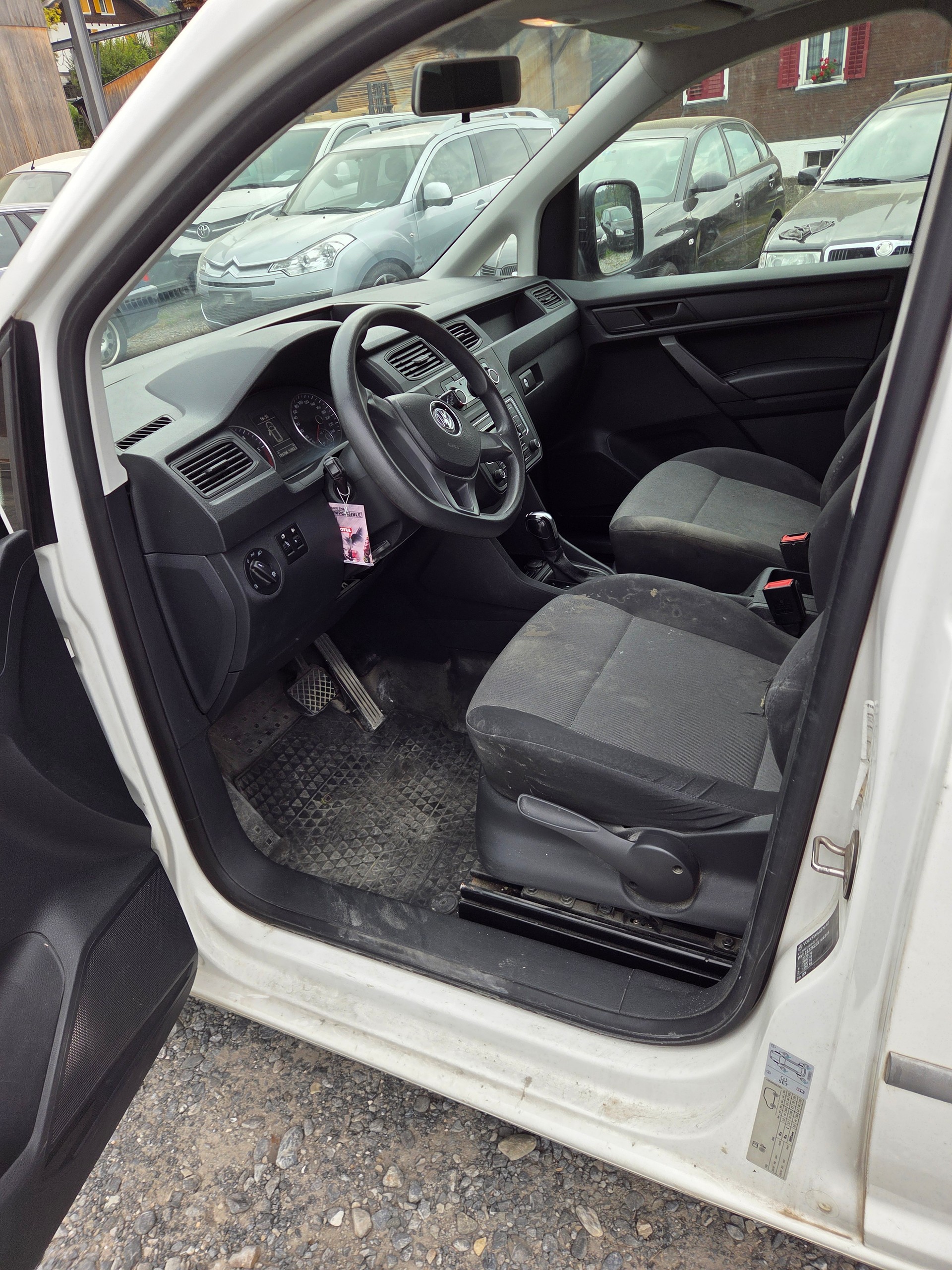 VW Caddy Maxi 2.0TDI 4Motion BlueMotion Technology DSG-image-5