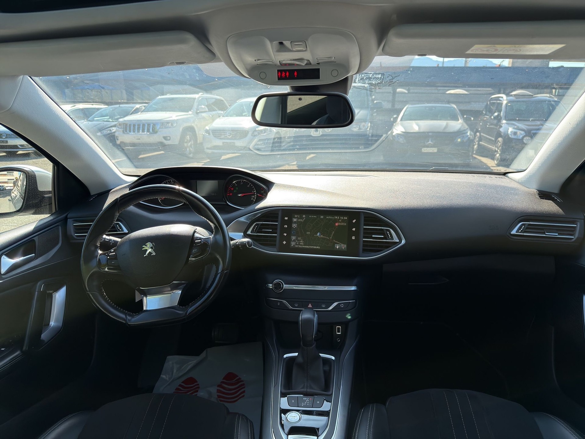 PEUGEOT 2.0 BlueHDi Allure-image-5