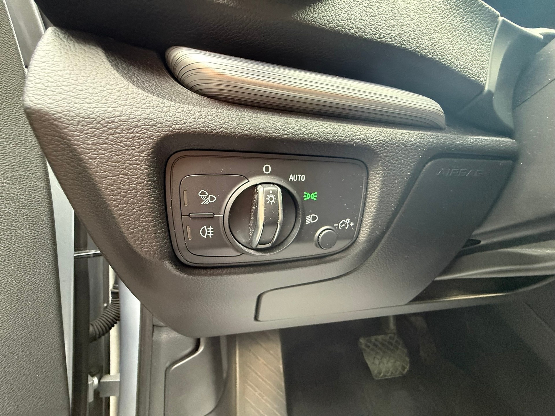 AUDI A3 Sportback 35 TFSI Sport S-tronic-image-15