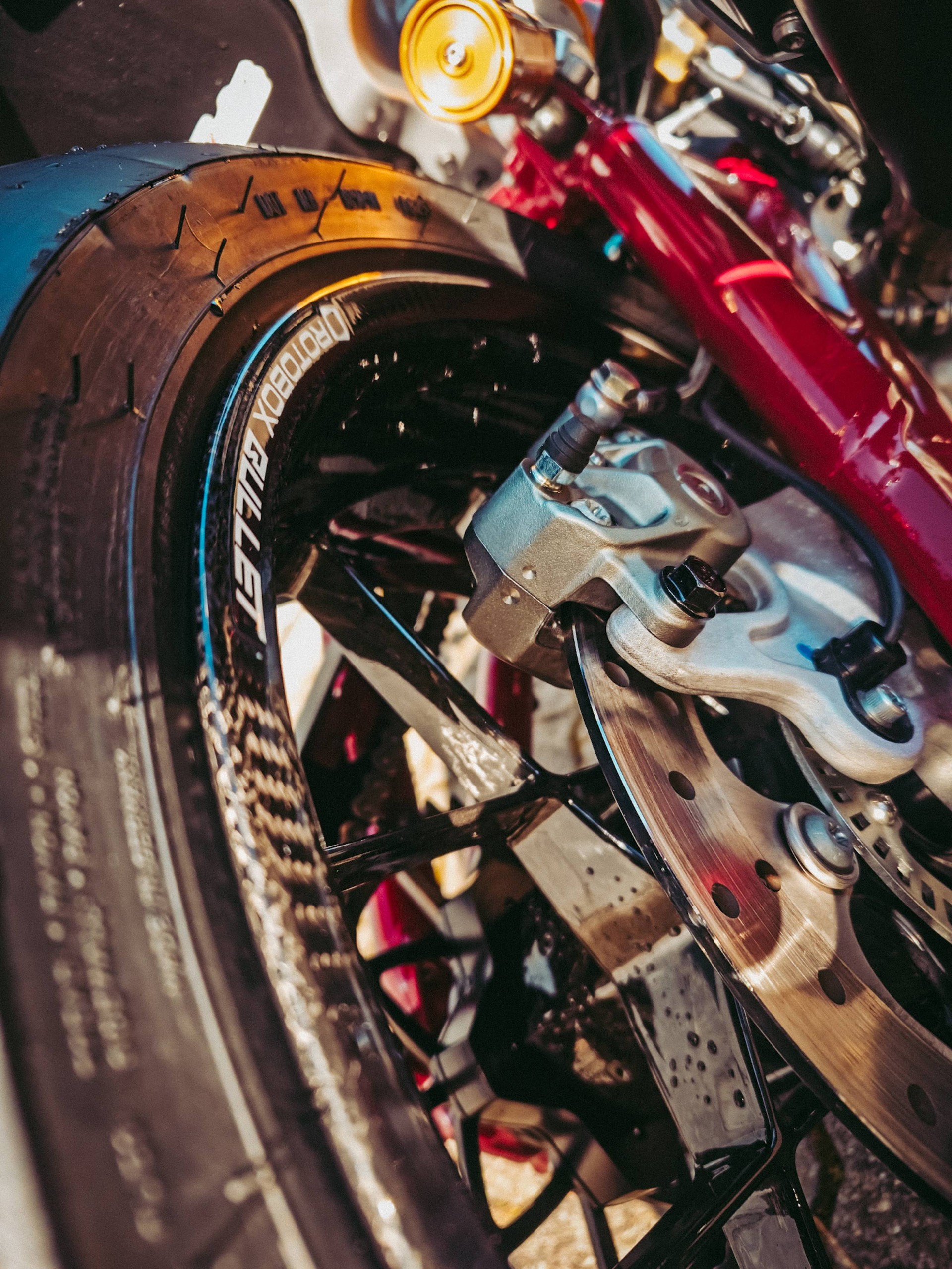 INDIAN FTR 1200 Z R Carbon-showroom-element-3