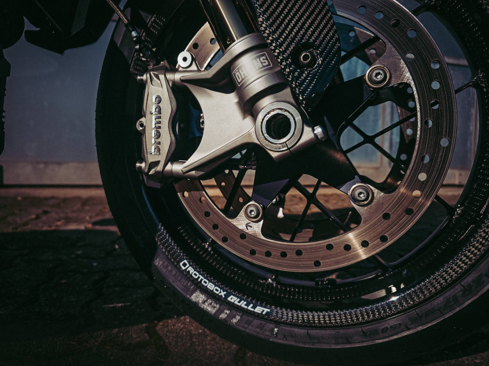 INDIAN FTR 1200 Z R Carbon-showroom-element-1