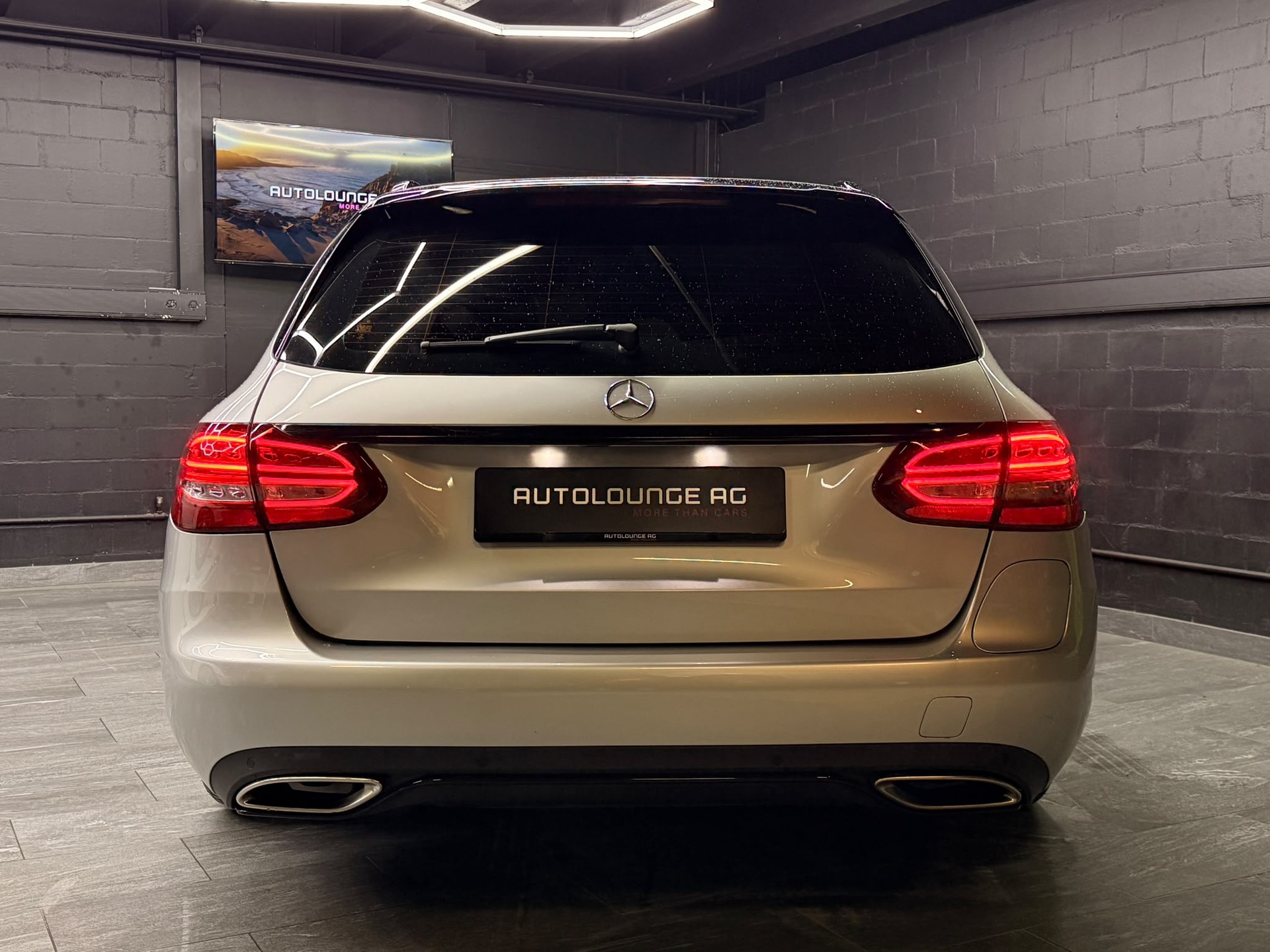 MERCEDES-BENZ C 350 e AMG Line 7G-Tronic-image-9