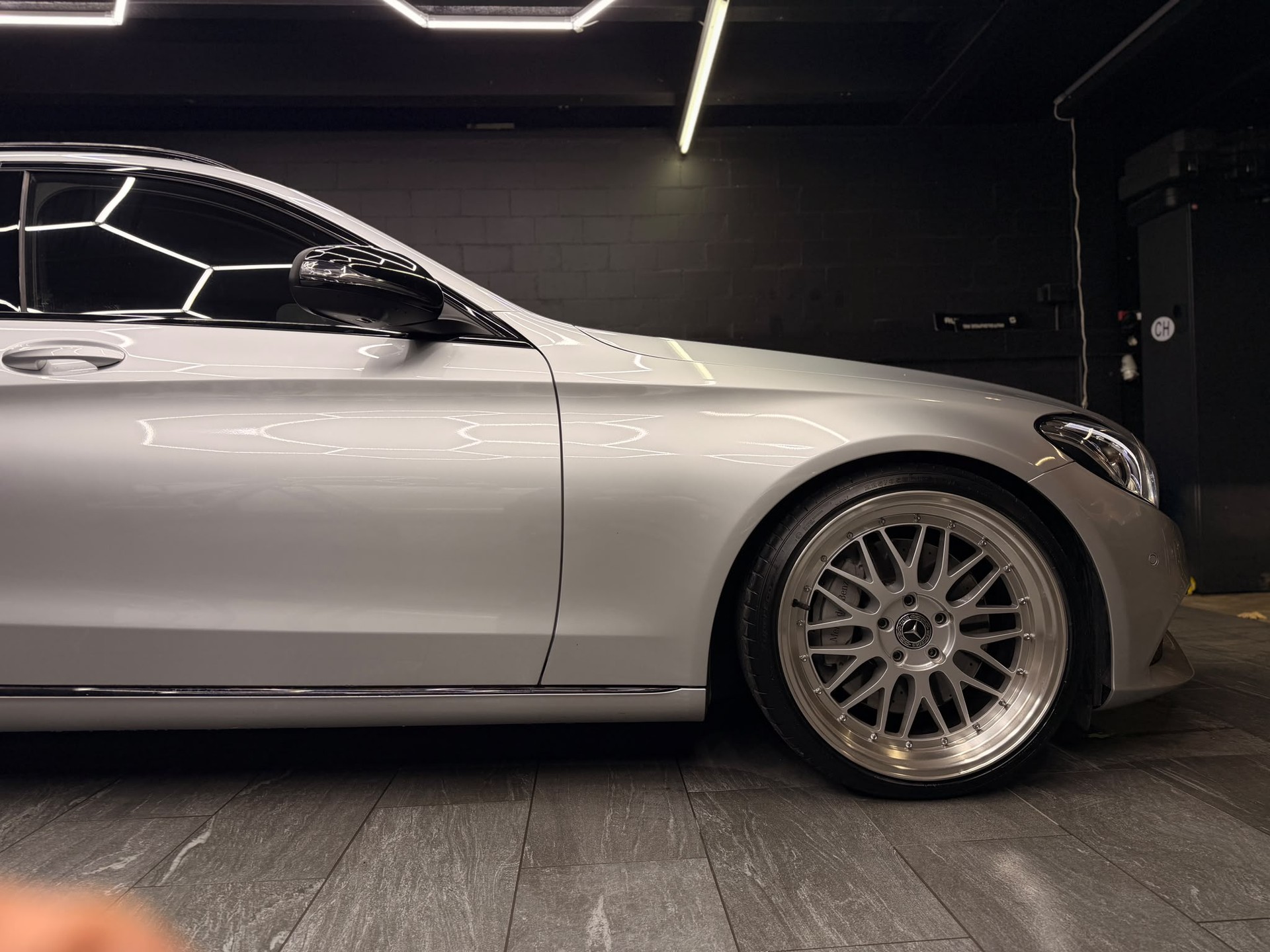 MERCEDES-BENZ C 350 e AMG Line 7G-Tronic-image-7