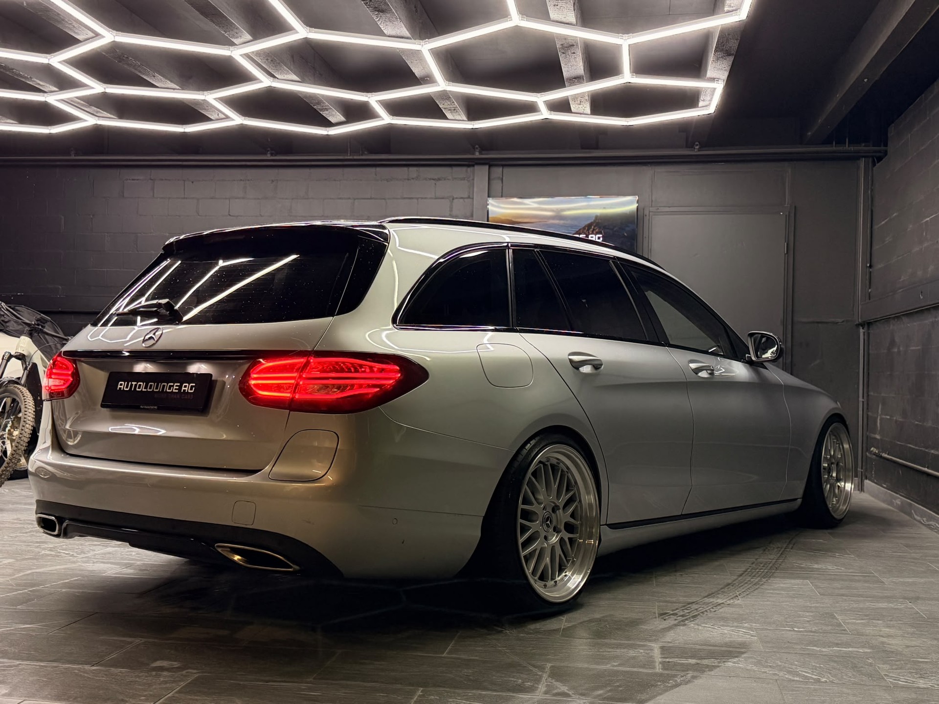 MERCEDES-BENZ C 350 e AMG Line 7G-Tronic-image-3