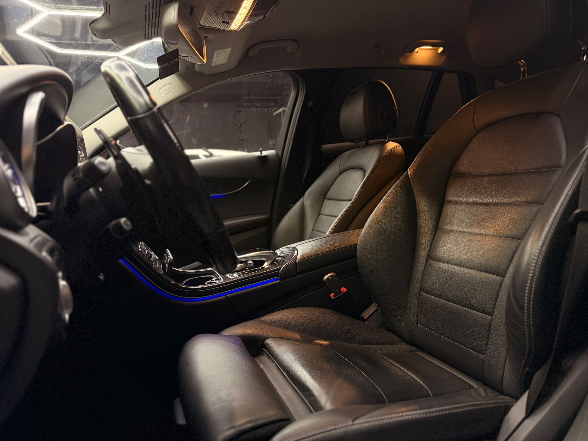 MERCEDES-BENZ C 350 e AMG Line 7G-Tronic-image-22